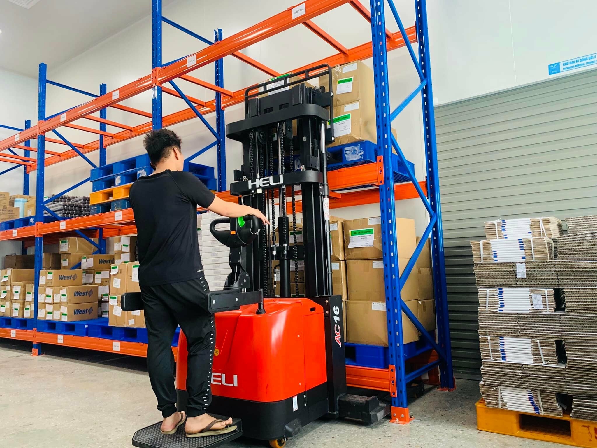 XE NÂNG BÌNH MINH 2