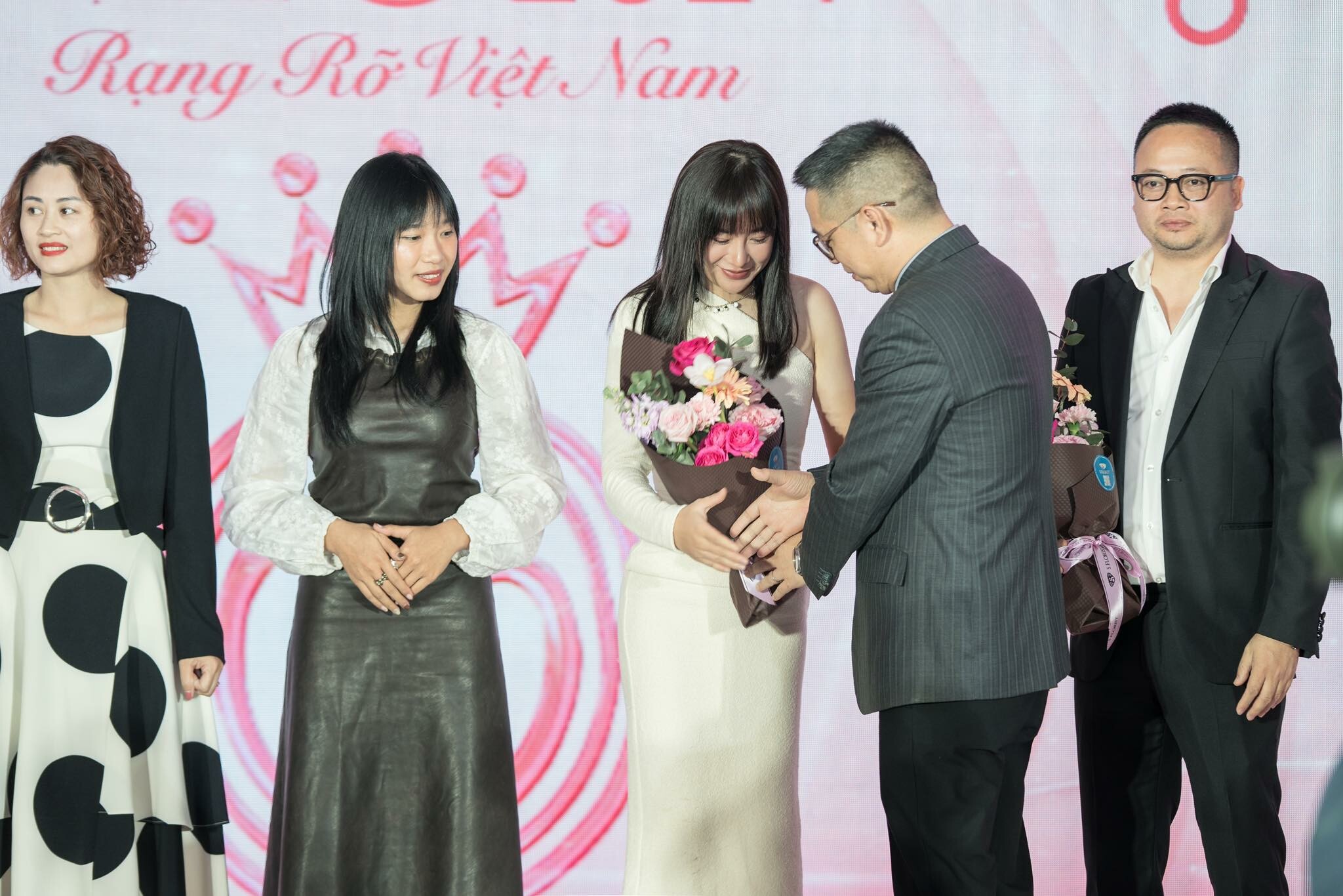 Phòng Khám Bệnh Răng Hàm Mặt Linn 8