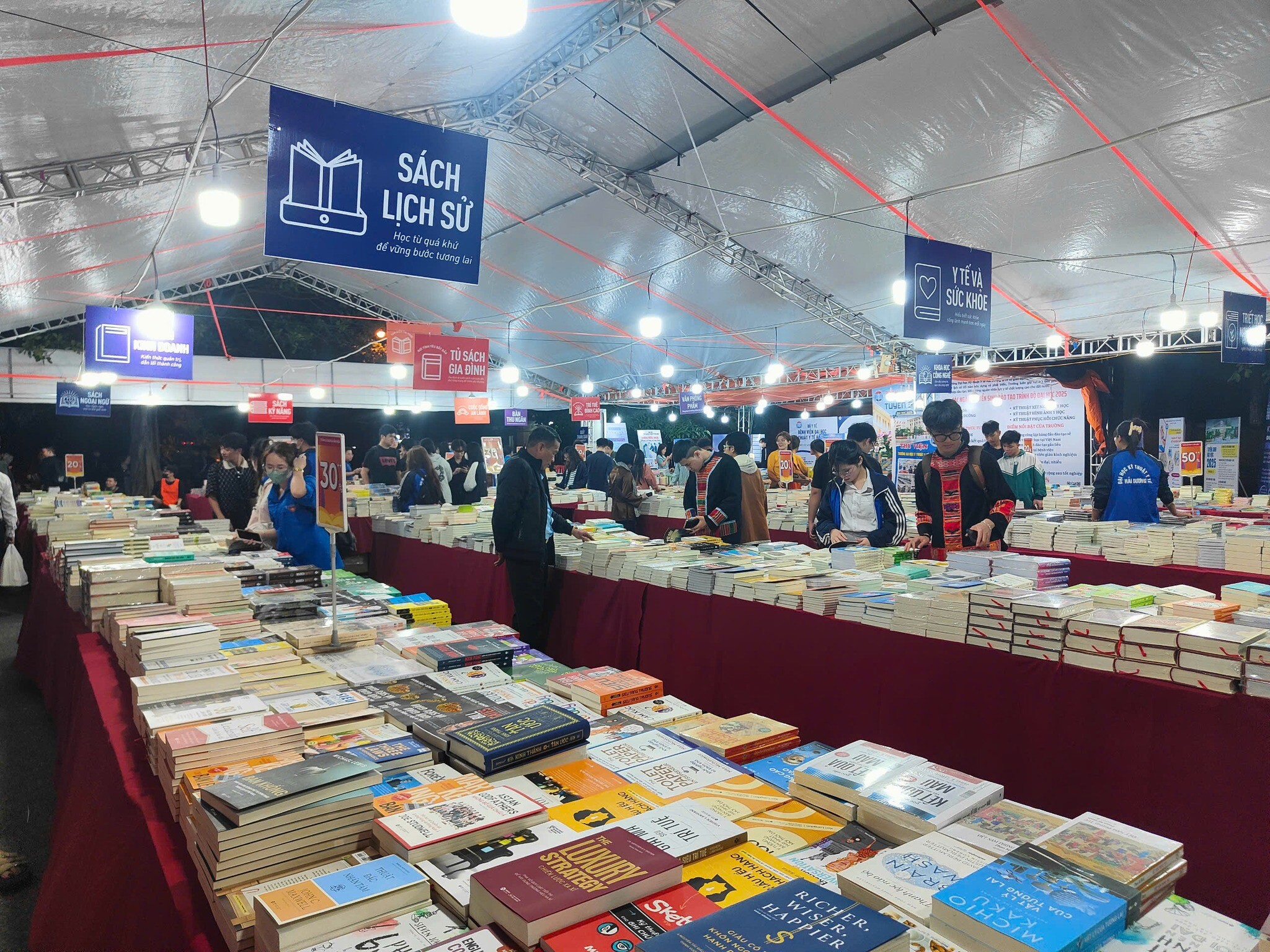 Công ty cổ phần truyền thông Trạm đọc 7