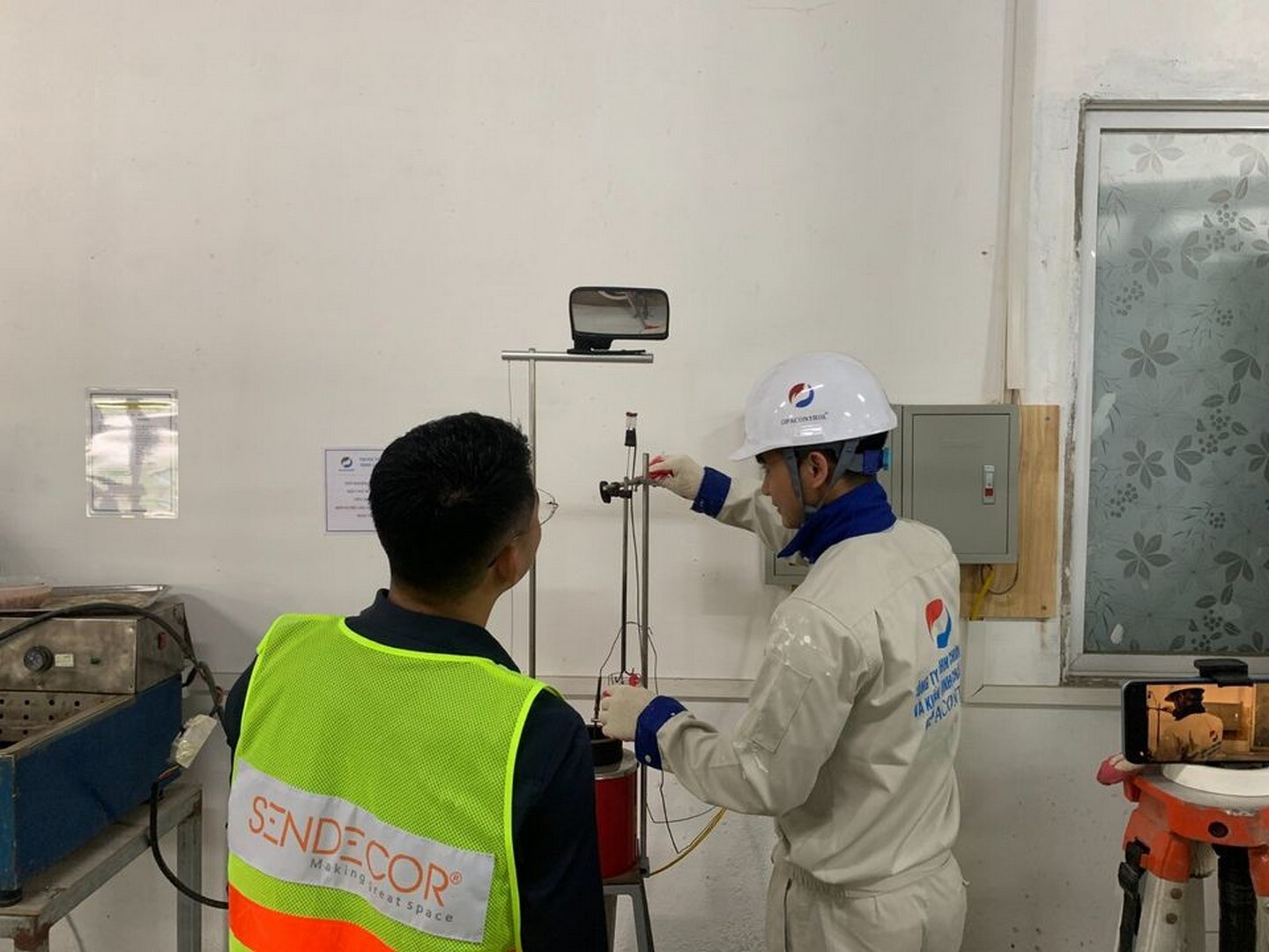 Chứng Nhận Và Thử Nghiệm OPACONTROL 7