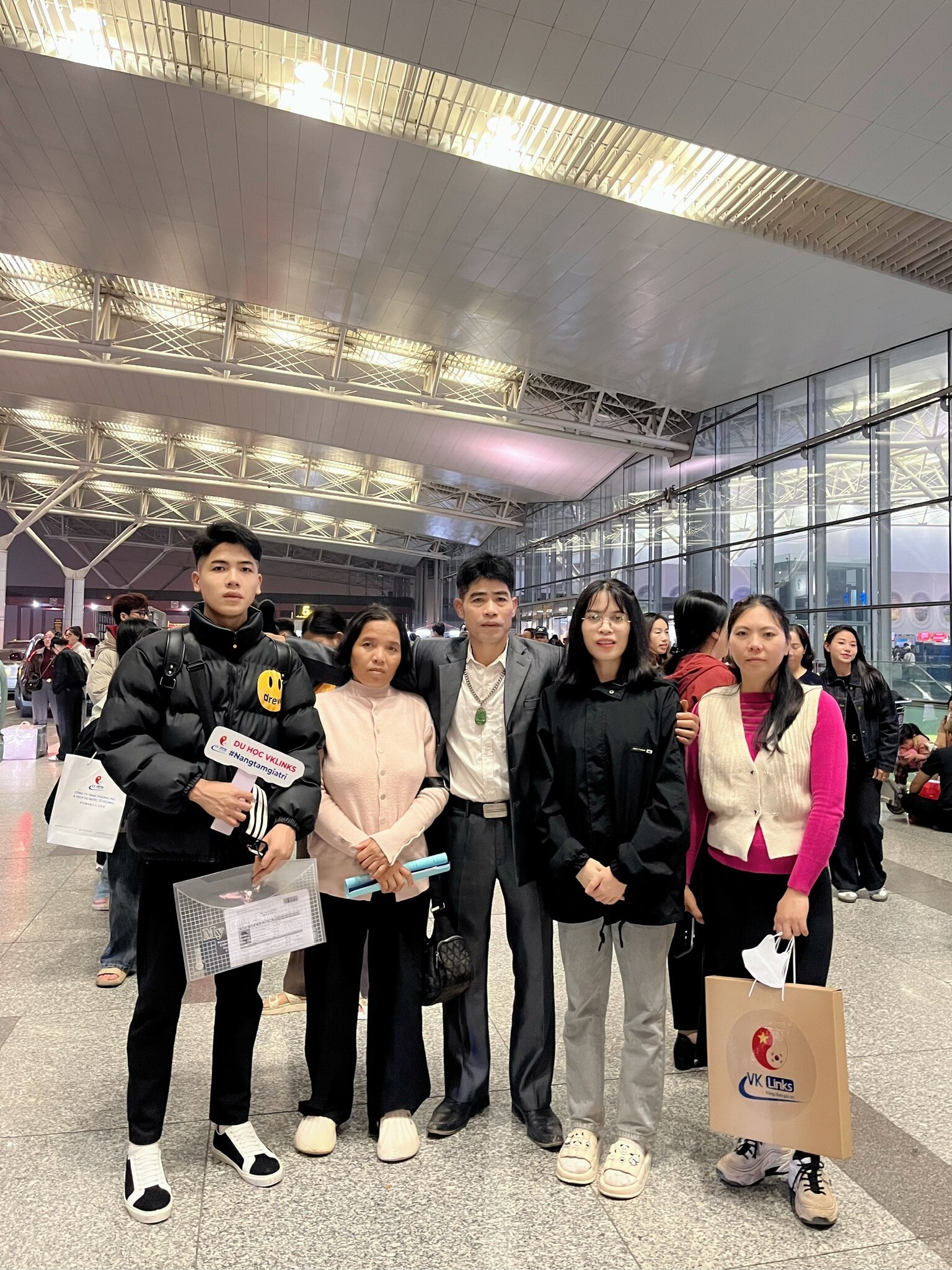 THƯƠNG MẠI VÀ DỊCH VỤ QUỐC TẾ VKLINKS 13