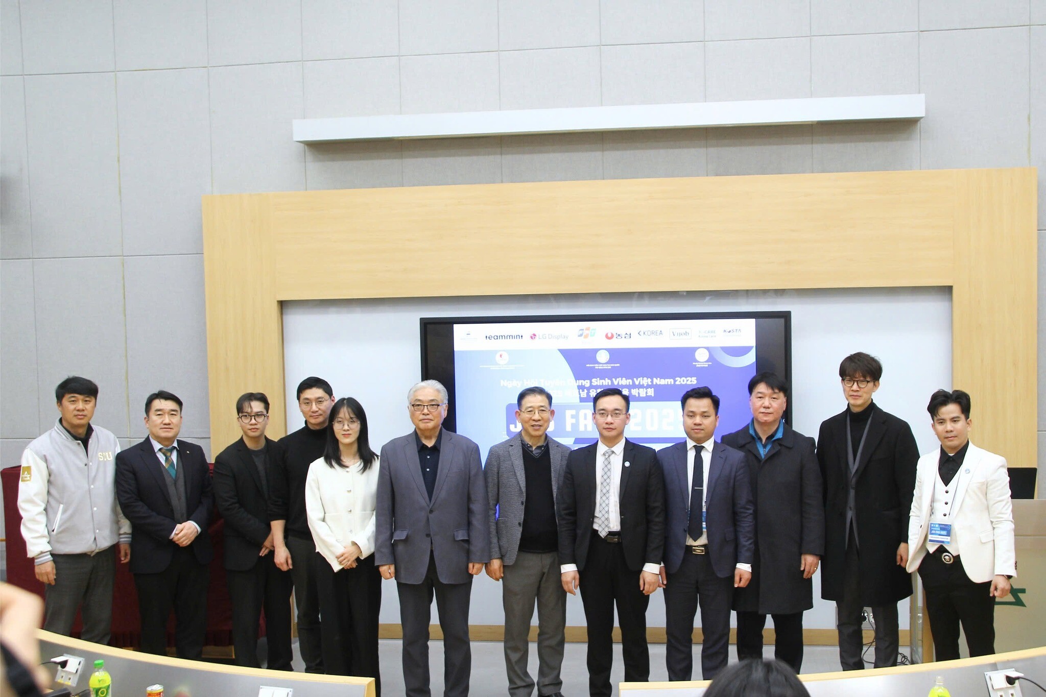 THƯƠNG MẠI VÀ DỊCH VỤ QUỐC TẾ VKLINKS 4