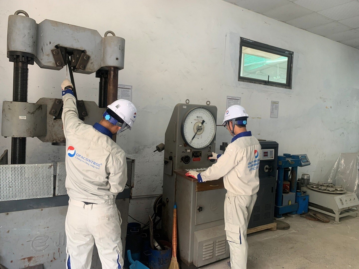 Chứng Nhận Và Thử Nghiệm OPACONTROL 5