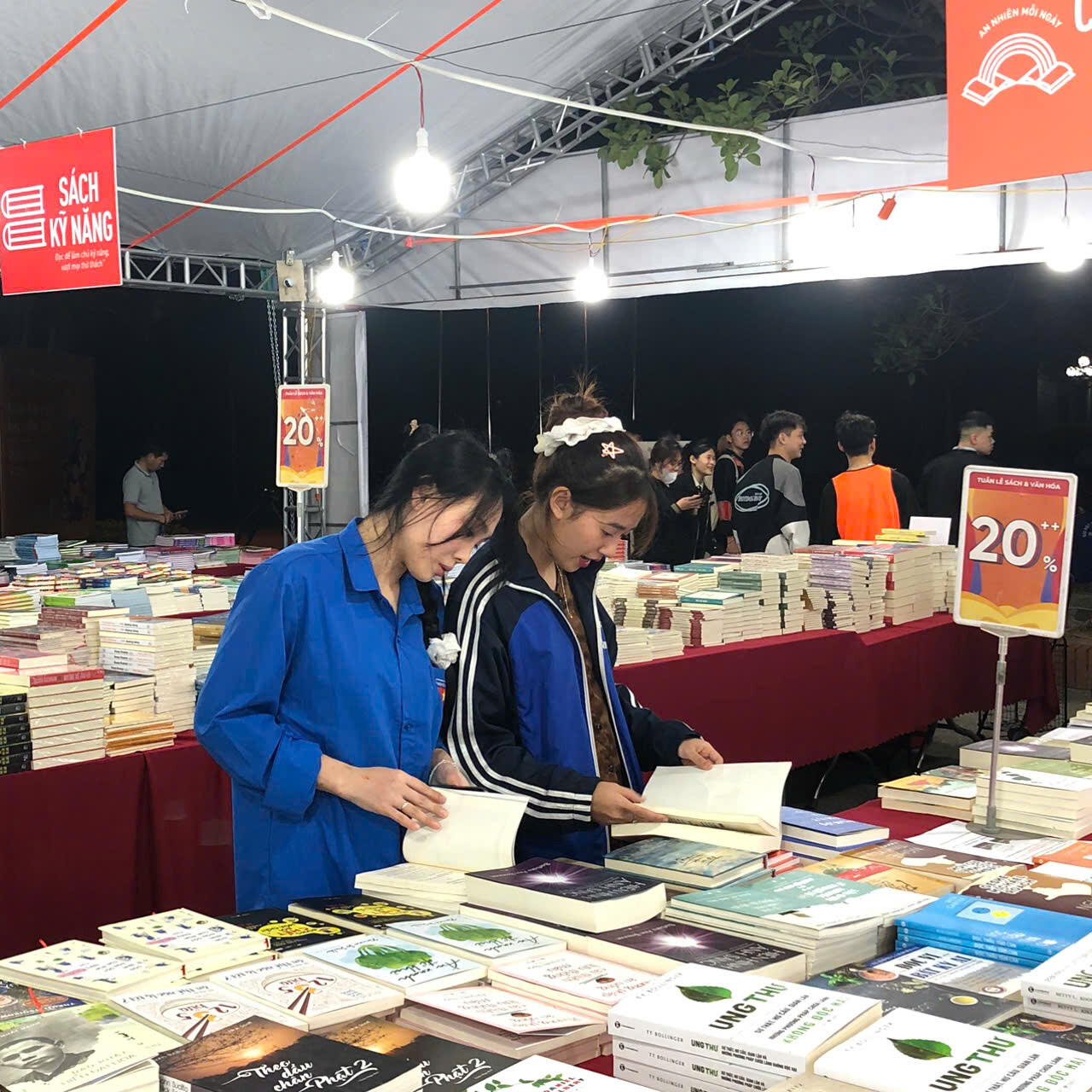 Công ty cổ phần truyền thông Trạm đọc 10