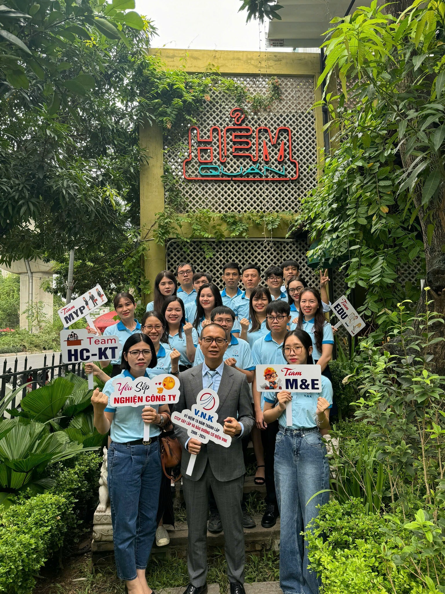 Tư vấn đào tạo và hỗ trợ việc làm VNK 3