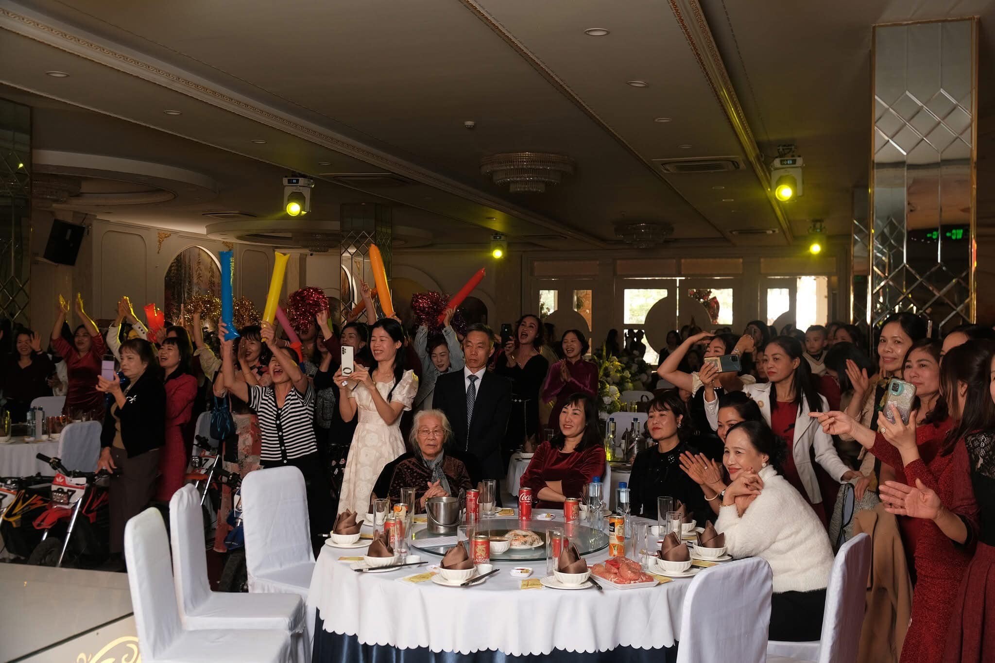 SẢN XUẤT VÀ THƯƠNG MẠI SƠN THỦY 11