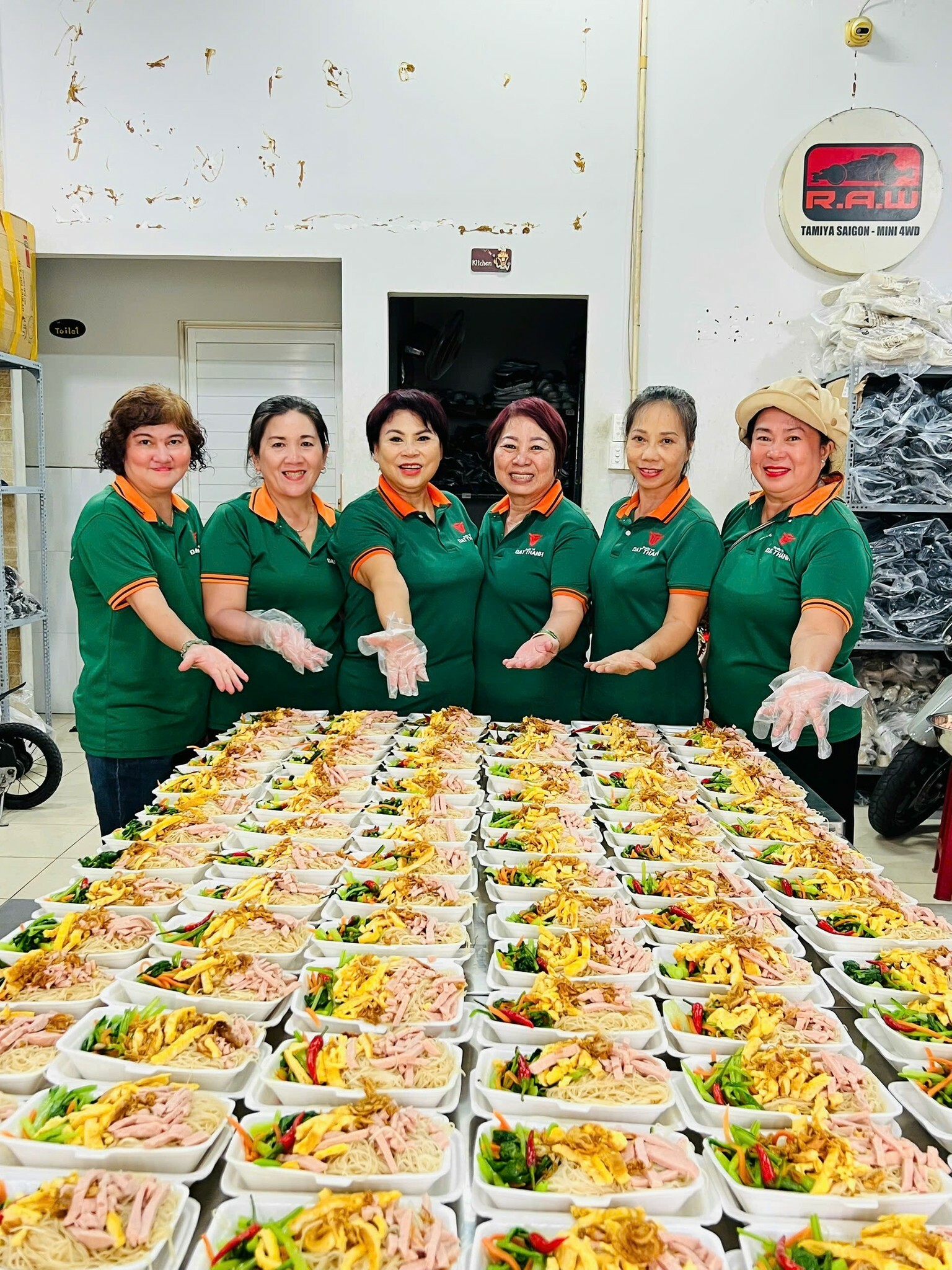 SẢN XUẤT CÔNG NGHIỆP QUỐC TẾ ĐẠT THÀNH 12