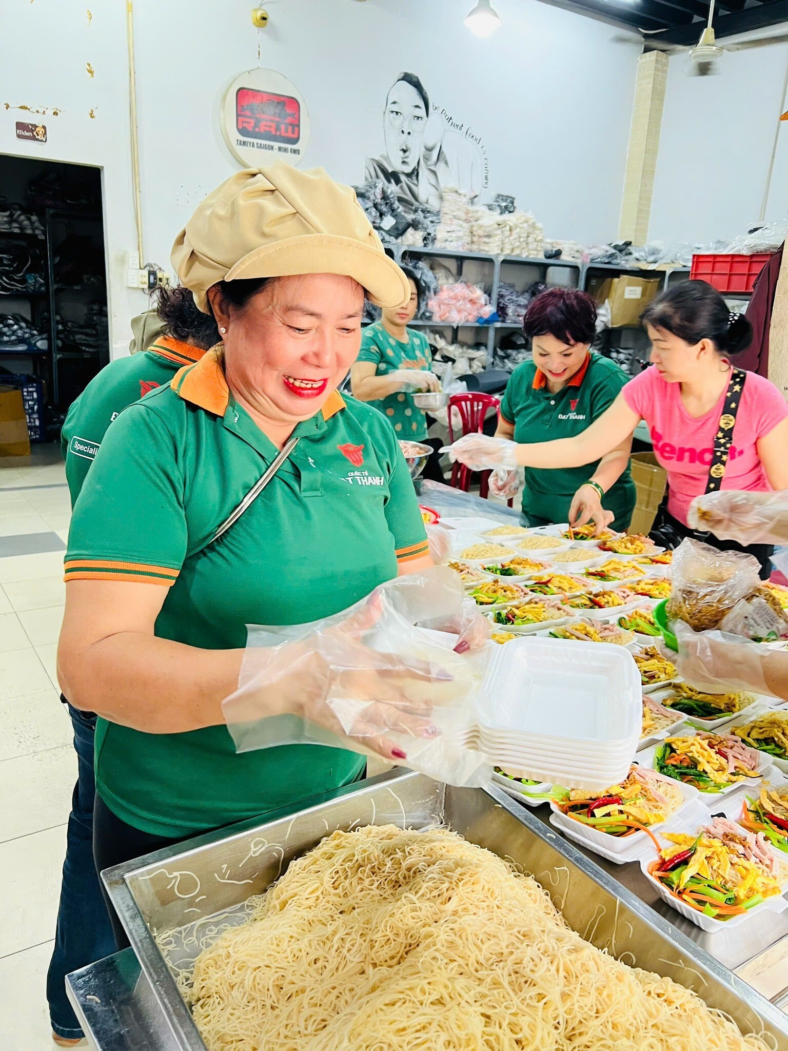 SẢN XUẤT CÔNG NGHIỆP QUỐC TẾ ĐẠT THÀNH 8