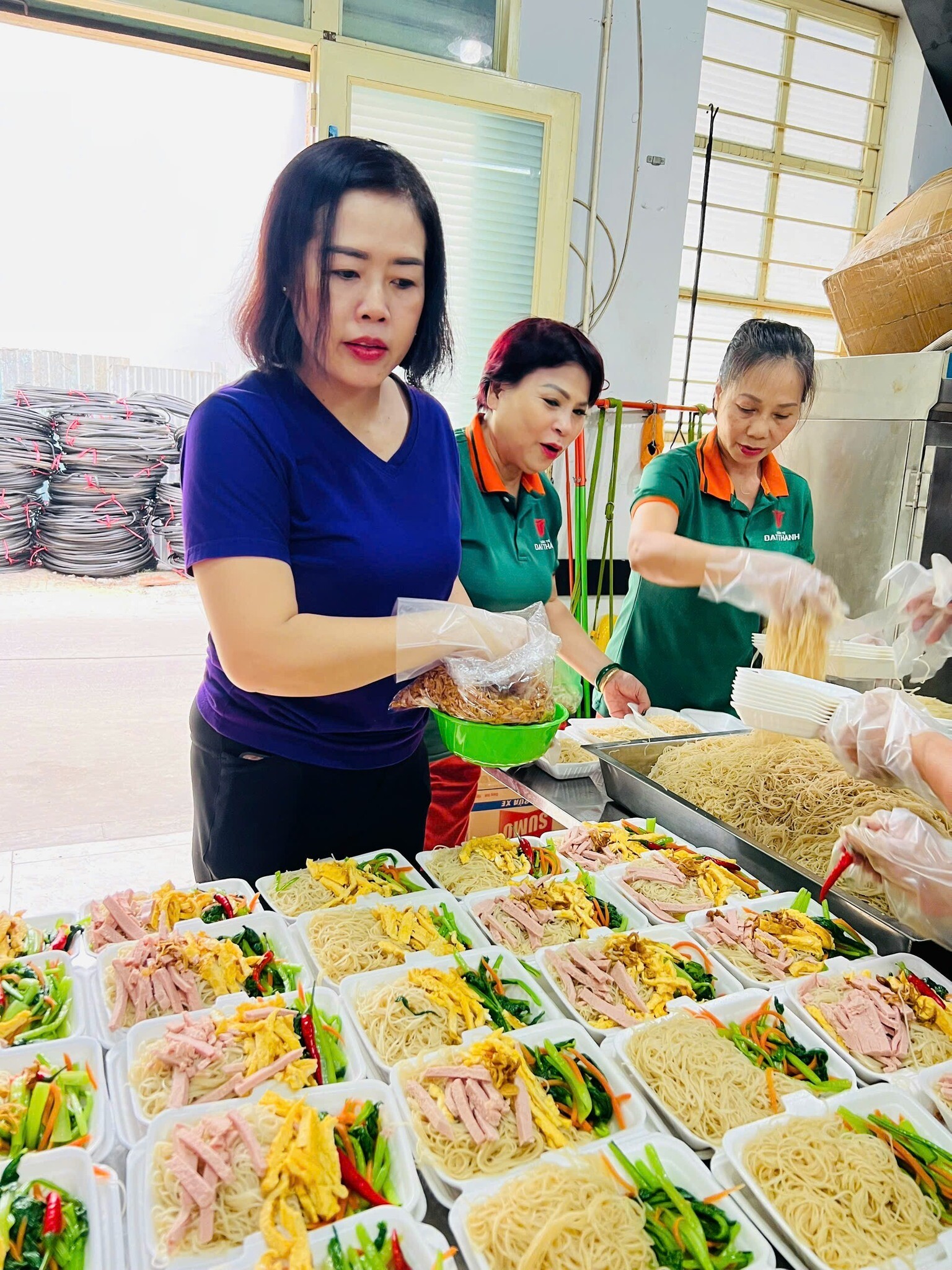 SẢN XUẤT CÔNG NGHIỆP QUỐC TẾ ĐẠT THÀNH 11