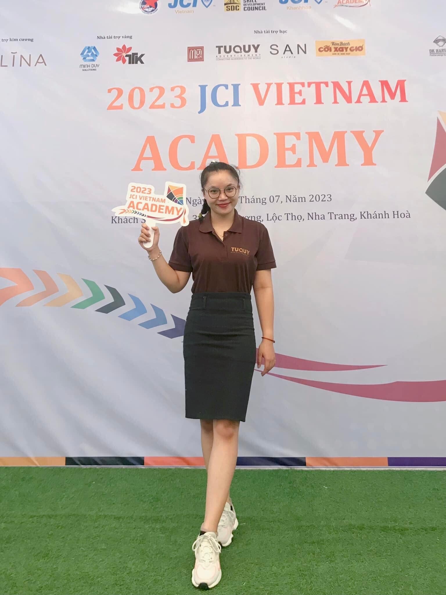 Quảng Cáo TỨ QUÝ 5