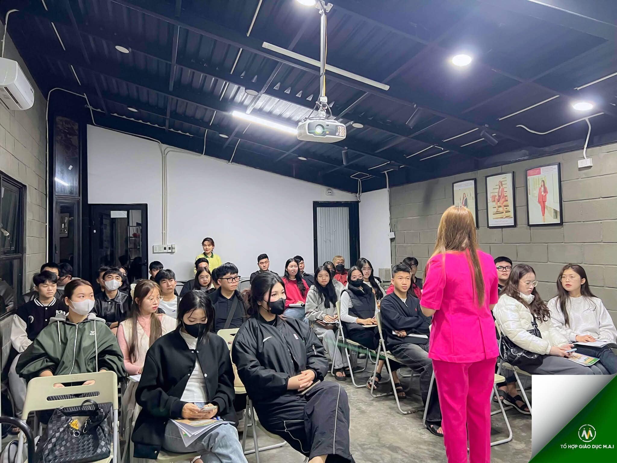 Tổ Hợp Giáo Dục M.a.i 2