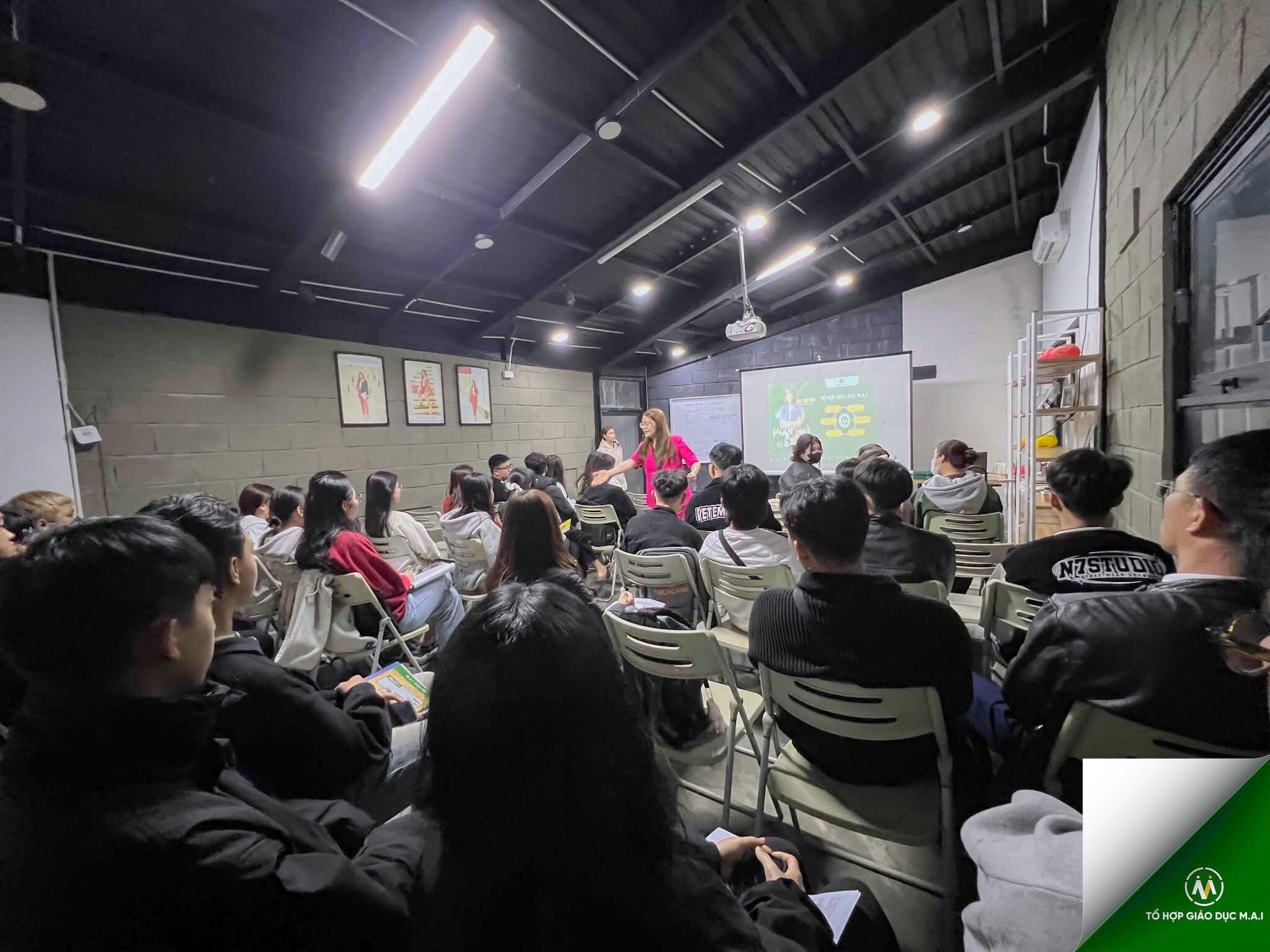 Tổ Hợp Giáo Dục M.a.i 4