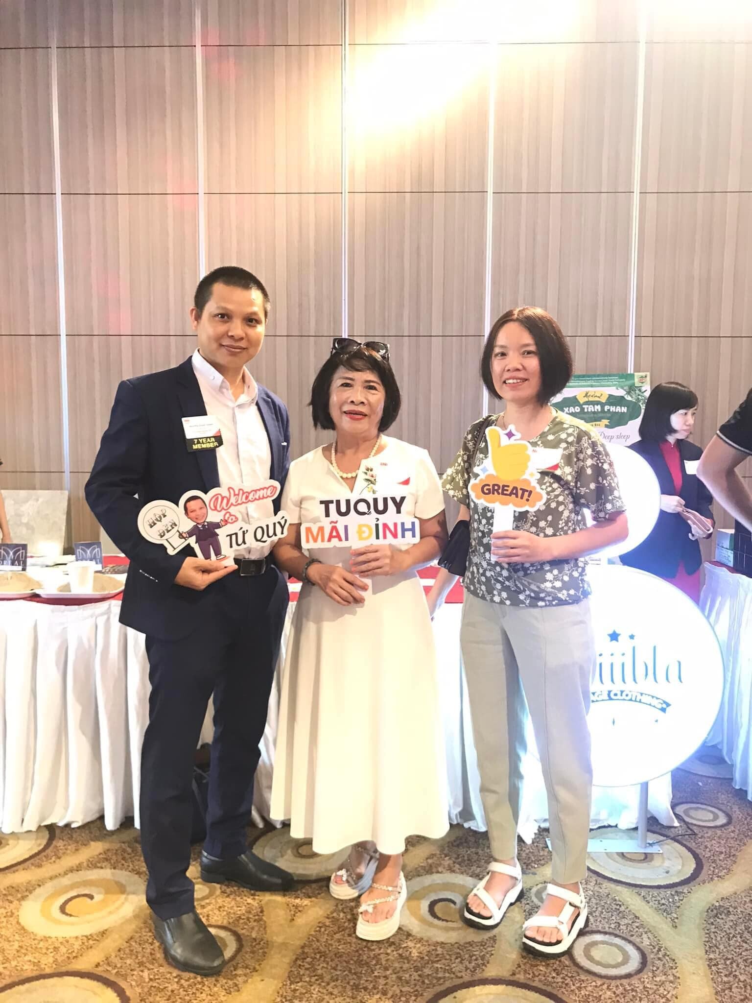 Quảng Cáo TỨ QUÝ 1