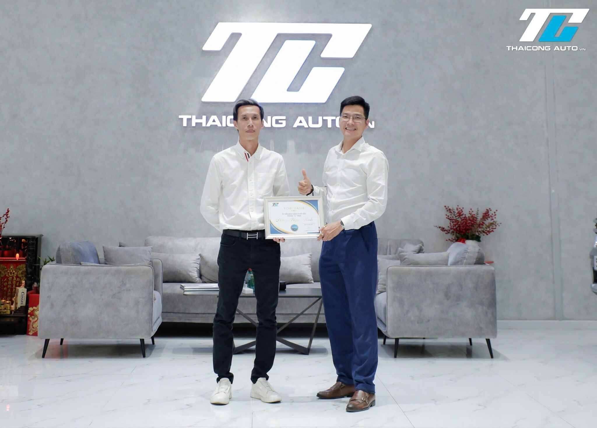 SHOWROOM THÁI CÔNG AUTO 2