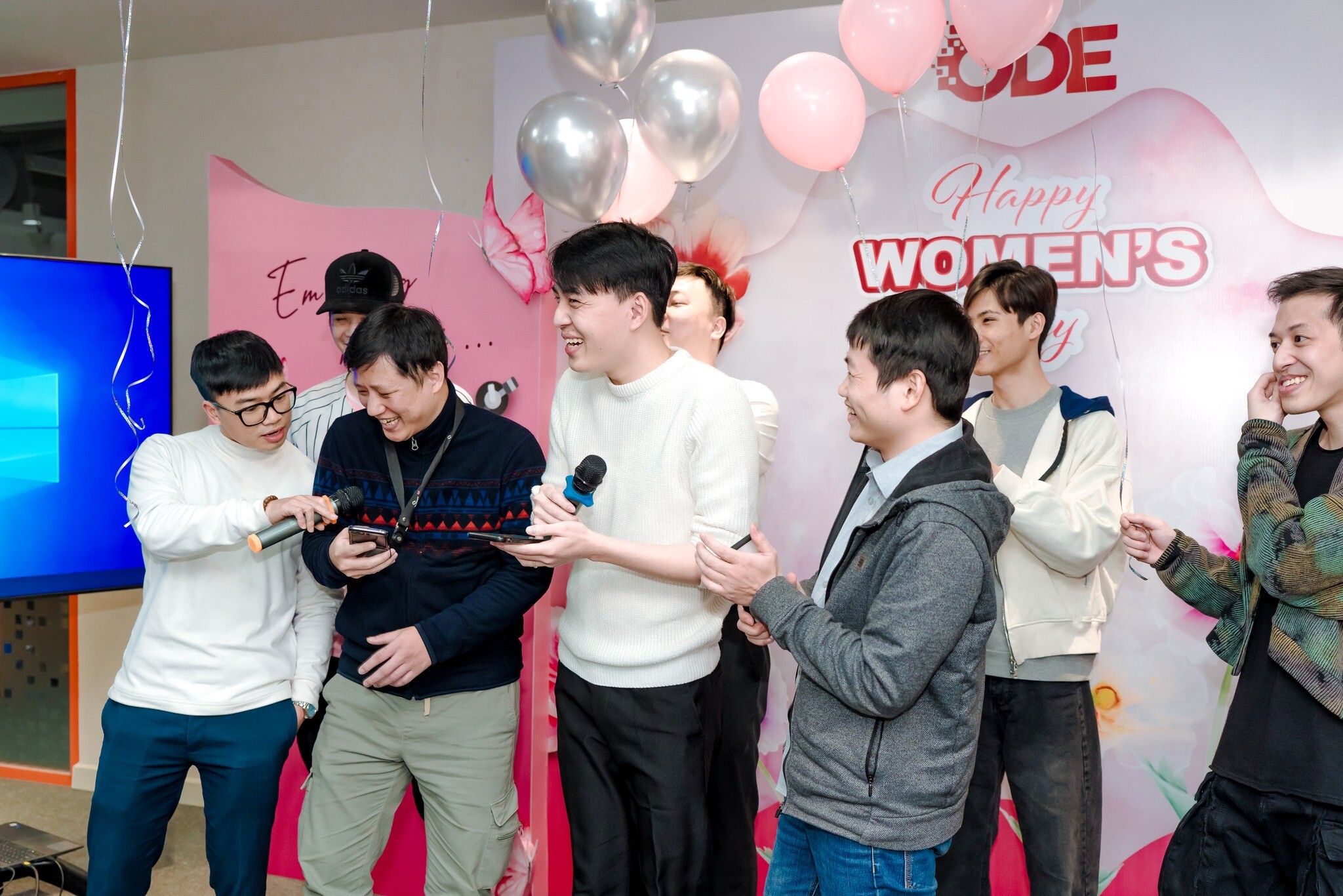 TẬP ĐOÀN TRUYỀN THÔNG VÀ GIẢI TRÍ ODE 8