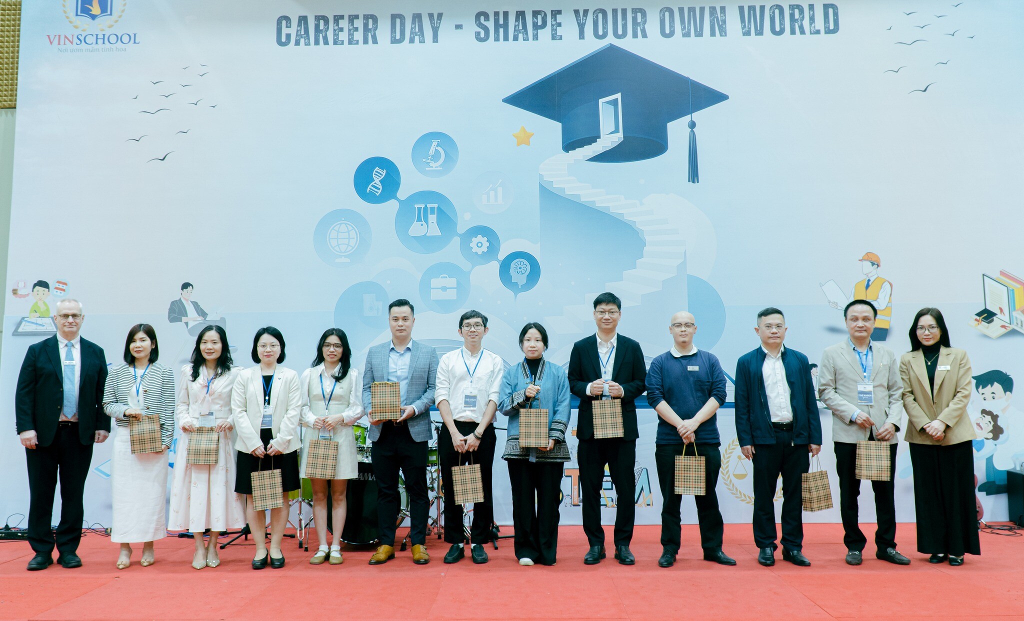 Dịch vụ và đào tạo Minh Đức - Trung Tâm Ngoại ngữ SOFL 1