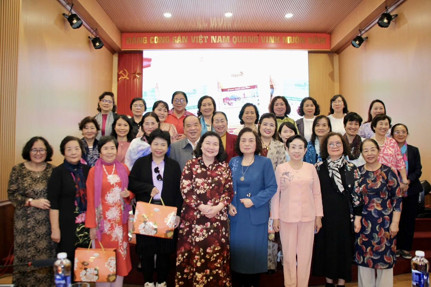 Tập Đoàn Quế Lâm 12