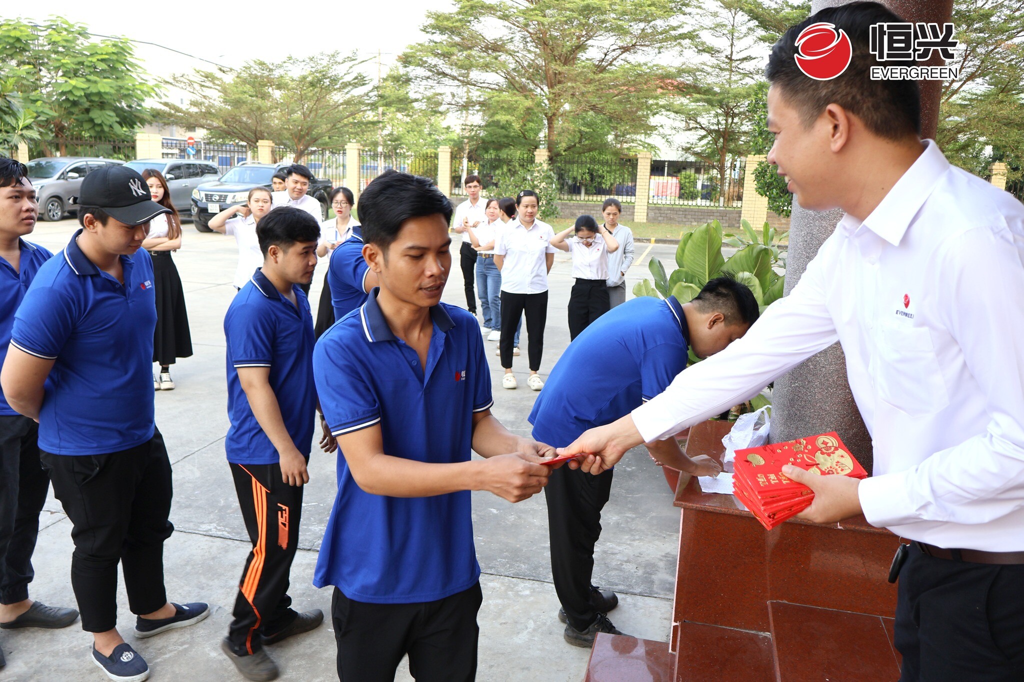 KHOA HỌC VÀ KĨ THUẬT EVERGREEN VIỆT NAM 11