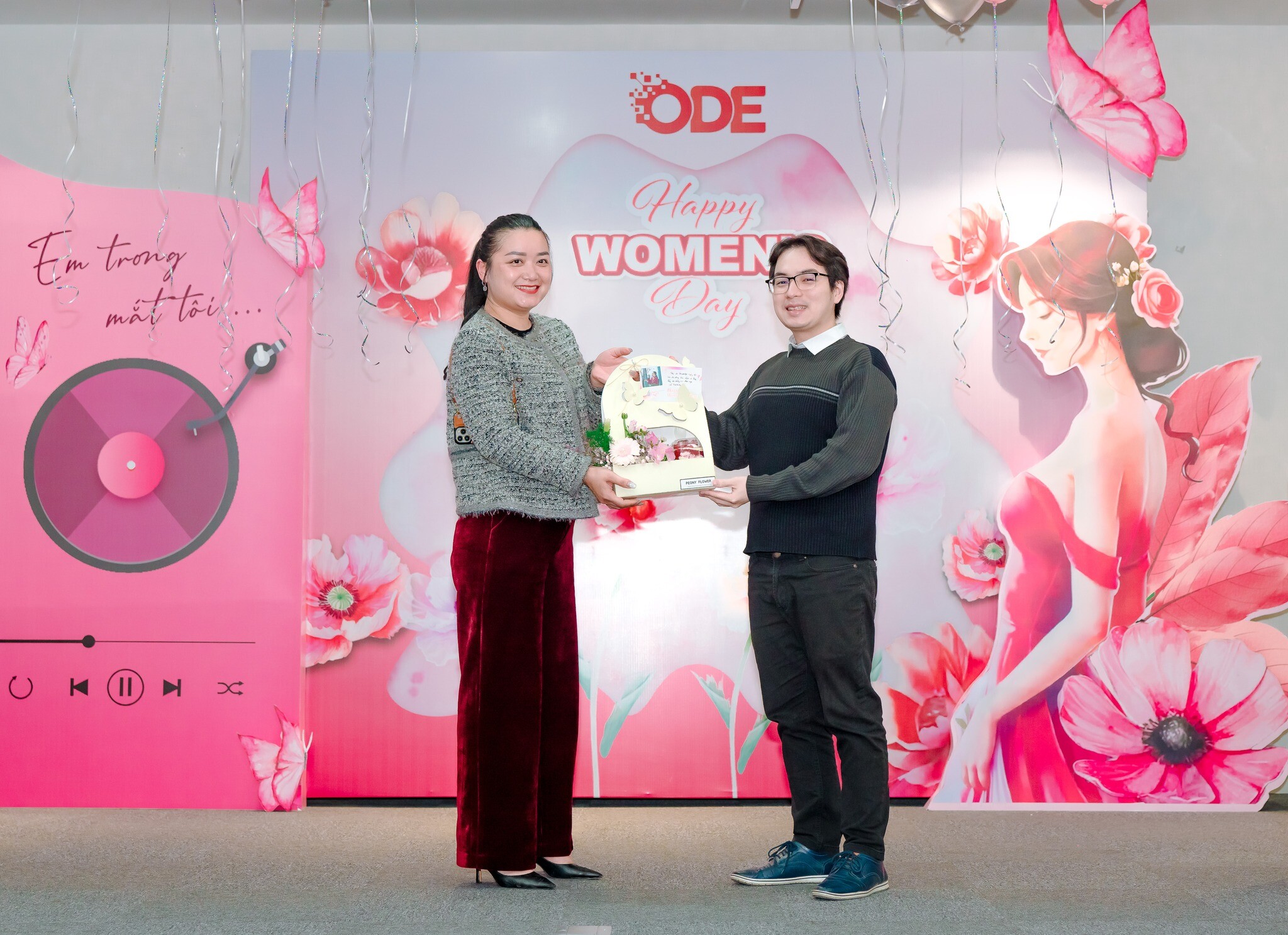 TẬP ĐOÀN TRUYỀN THÔNG VÀ GIẢI TRÍ ODE 11