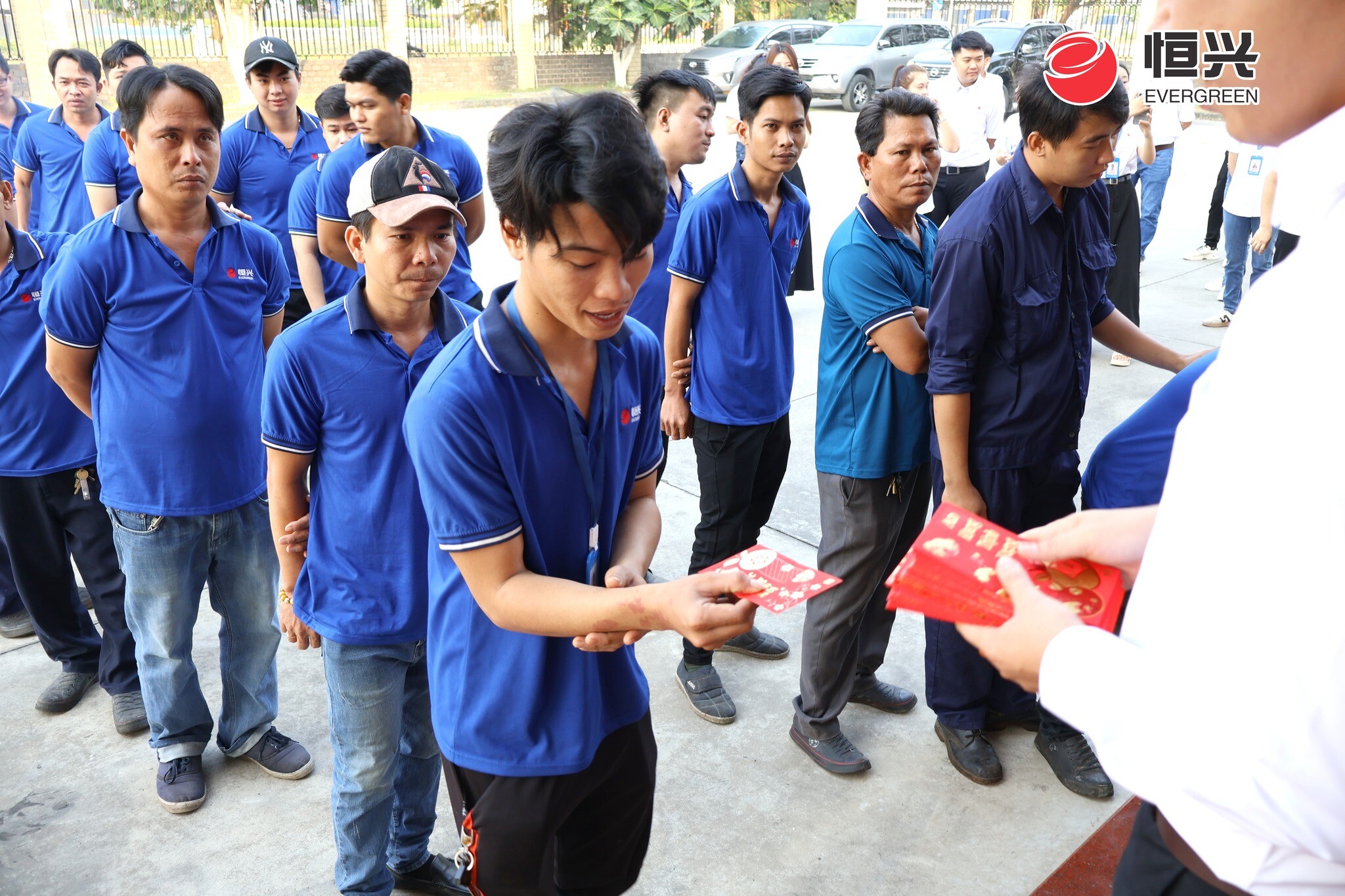 KHOA HỌC VÀ KĨ THUẬT EVERGREEN VIỆT NAM 9