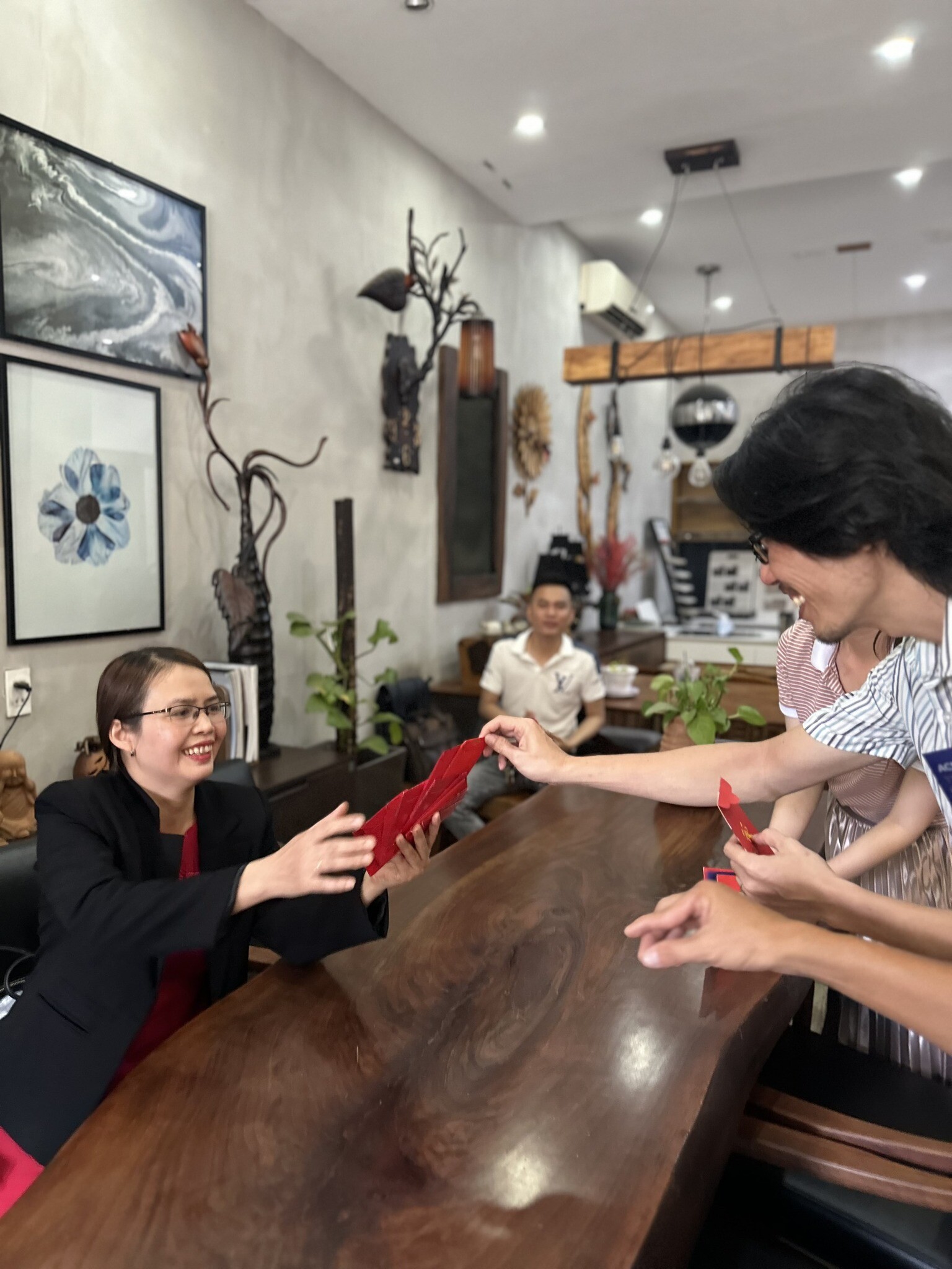 Tập đoàn Thước Tầm 4