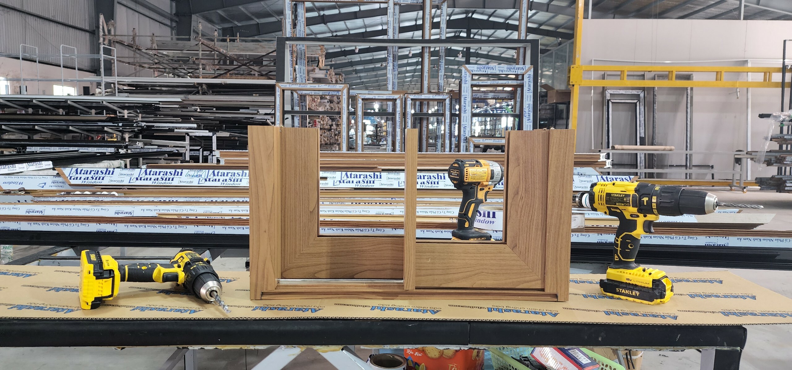 NHÔM KÍNH NAM ÂN 2