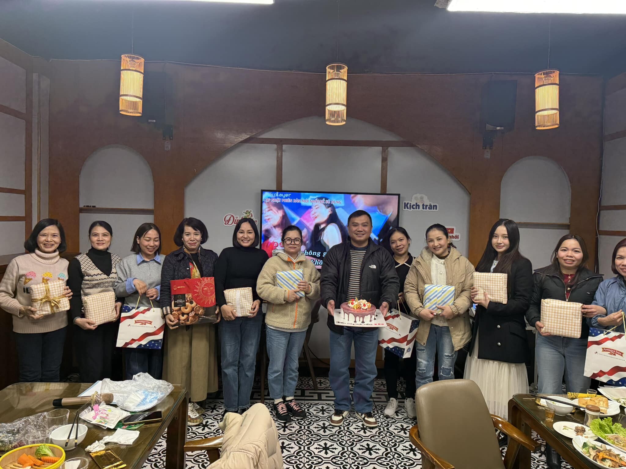 Công ty cổ phần thương mại Hà My 12