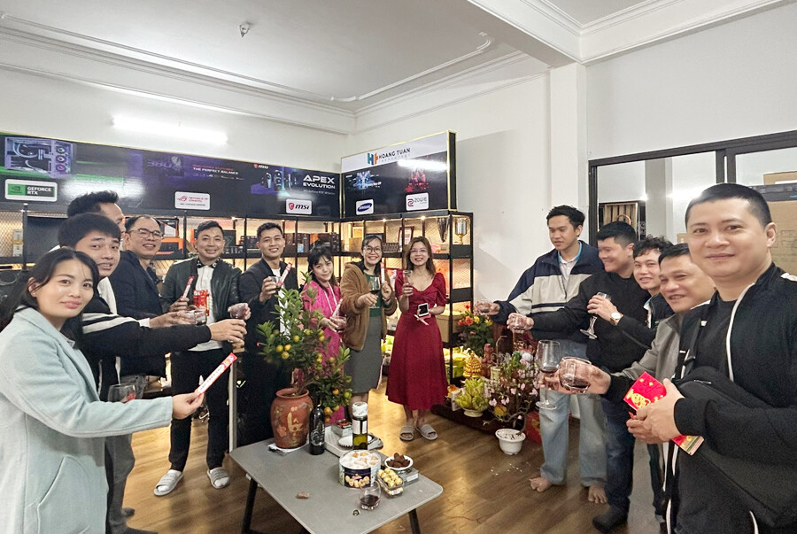 PHÁT TRIỂN CÔNG NGHỆ VÀ TRUYỀN THÔNG HOÀNG TUẤN 10