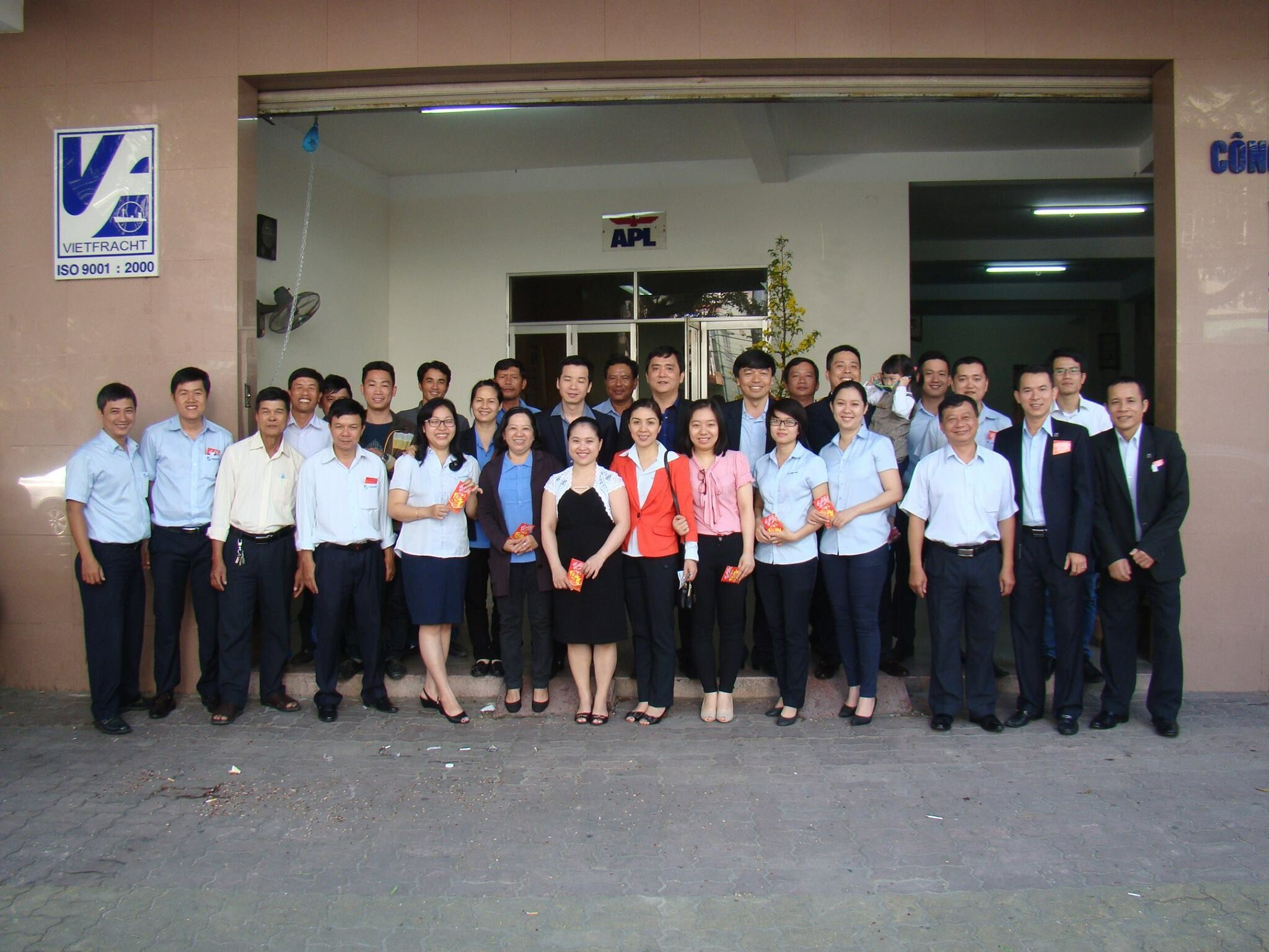 Vận tải và Thuê tàu (Vietfracht) 1