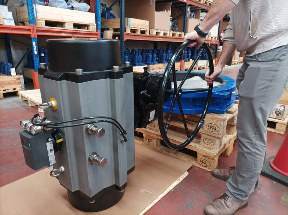 Đầu Tư Công Nghệ Và Thiết Bị HT 10