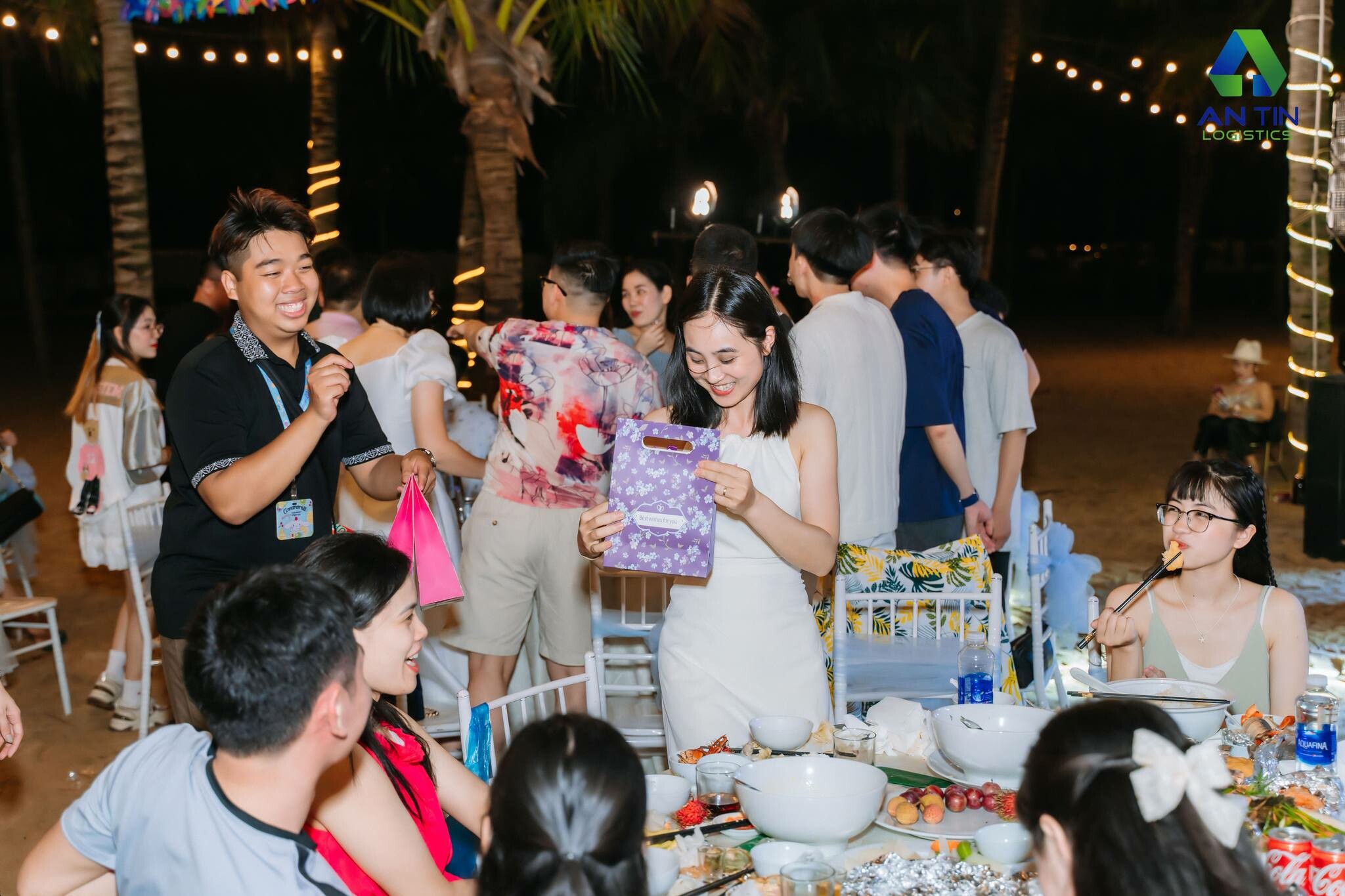 Công Ty Cổ Phần Liên Vận An Tín 8