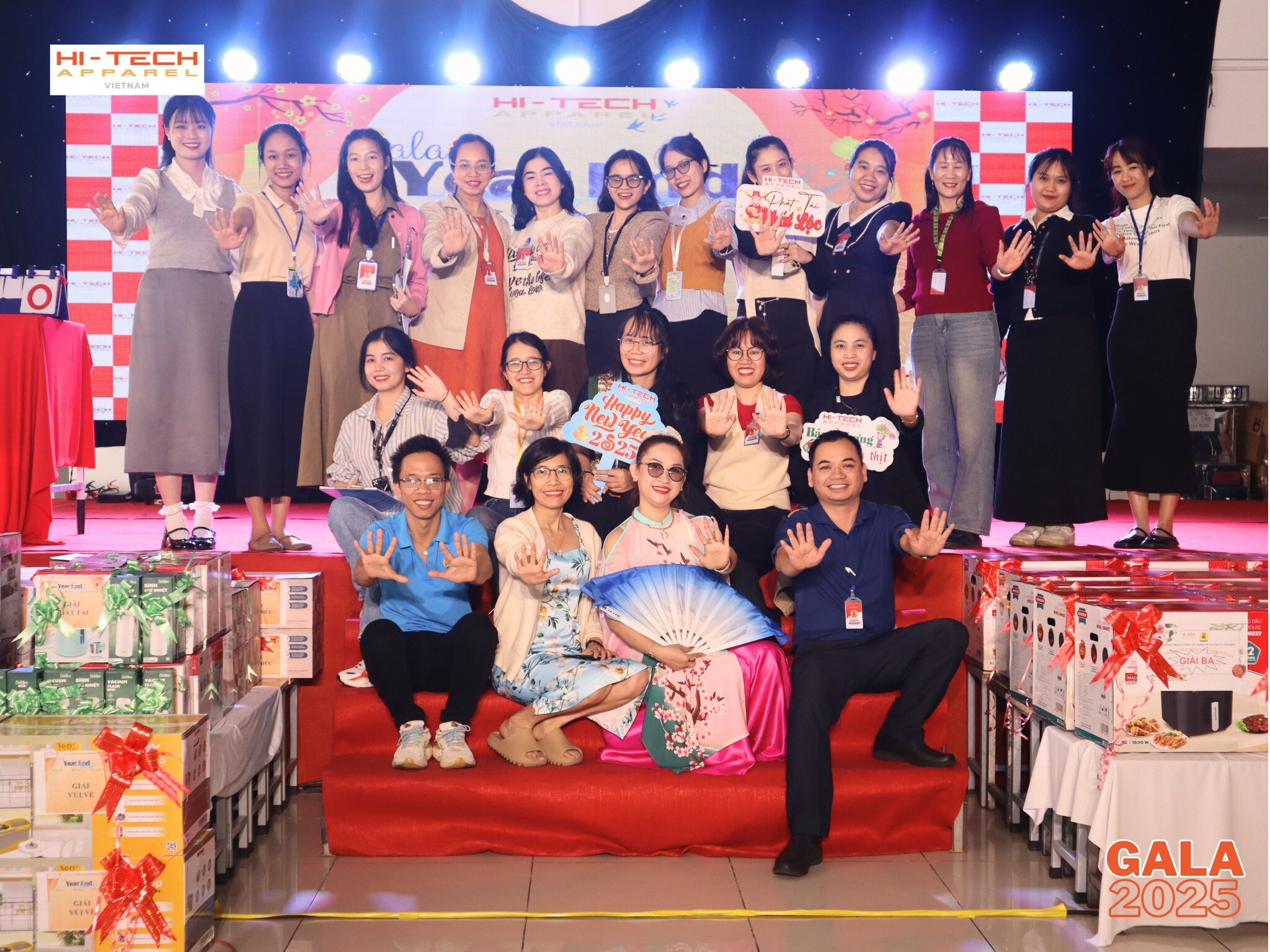 HI – TECH VIỆT NAM APPAREL 7