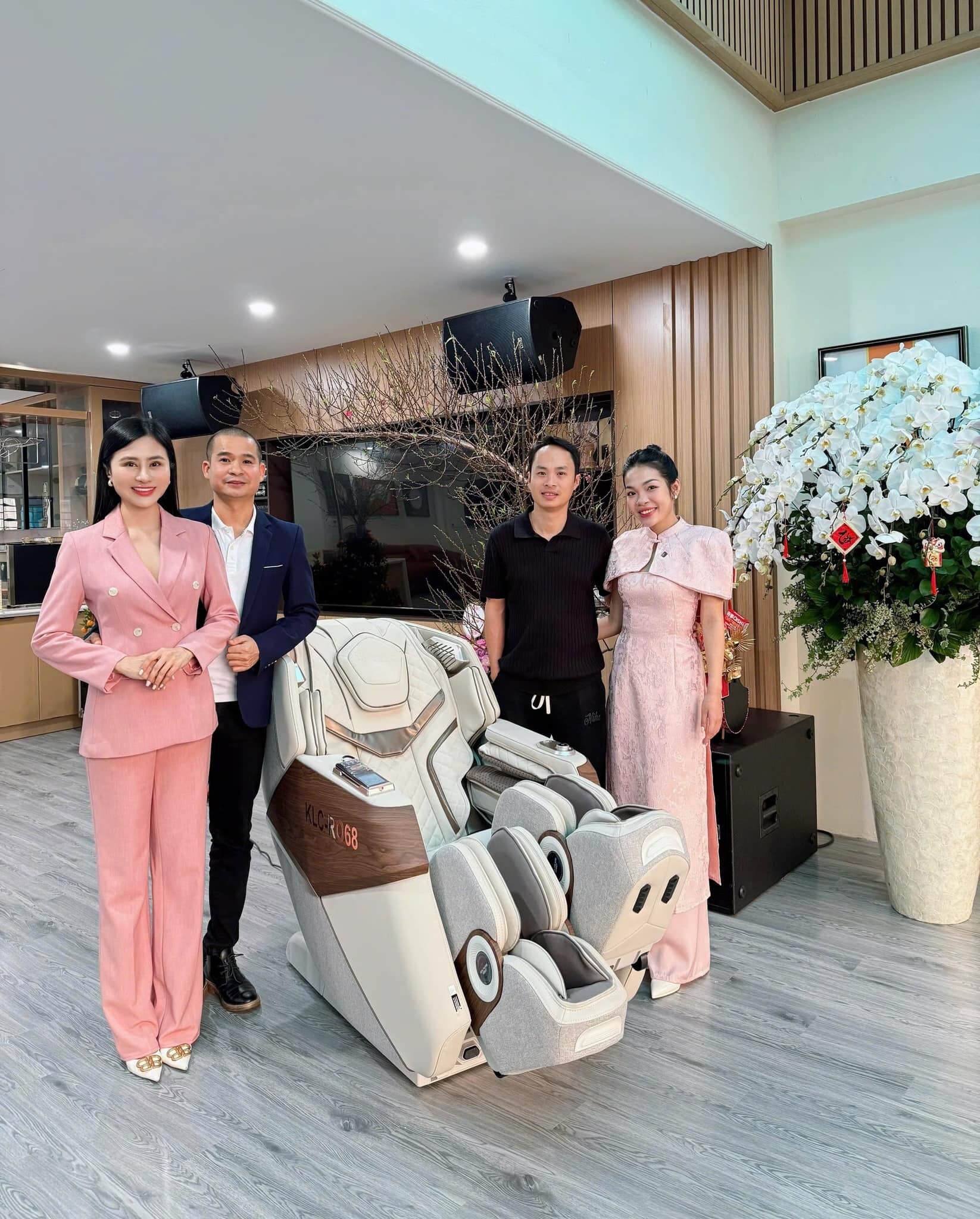 QUỐC TẾ KLC GROUP 3