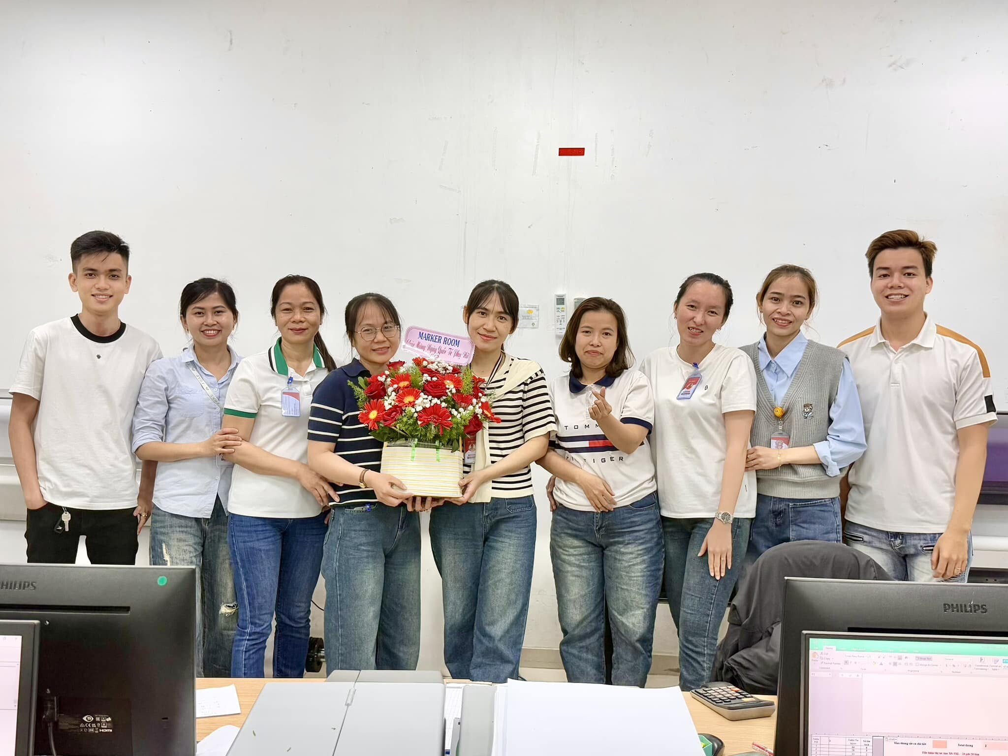 HI – TECH VIỆT NAM APPAREL 10