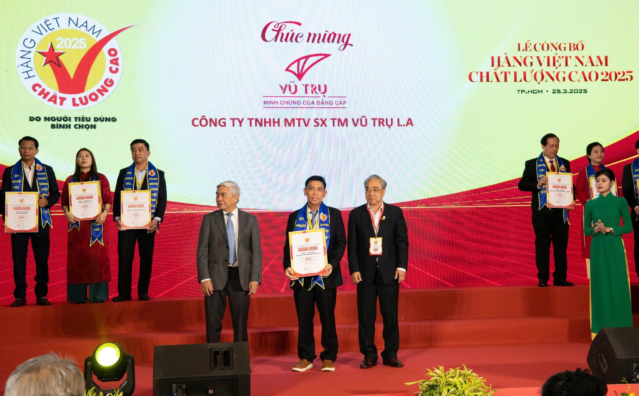 Một thành viên SX TM  VŨ TRỤ L.A 11