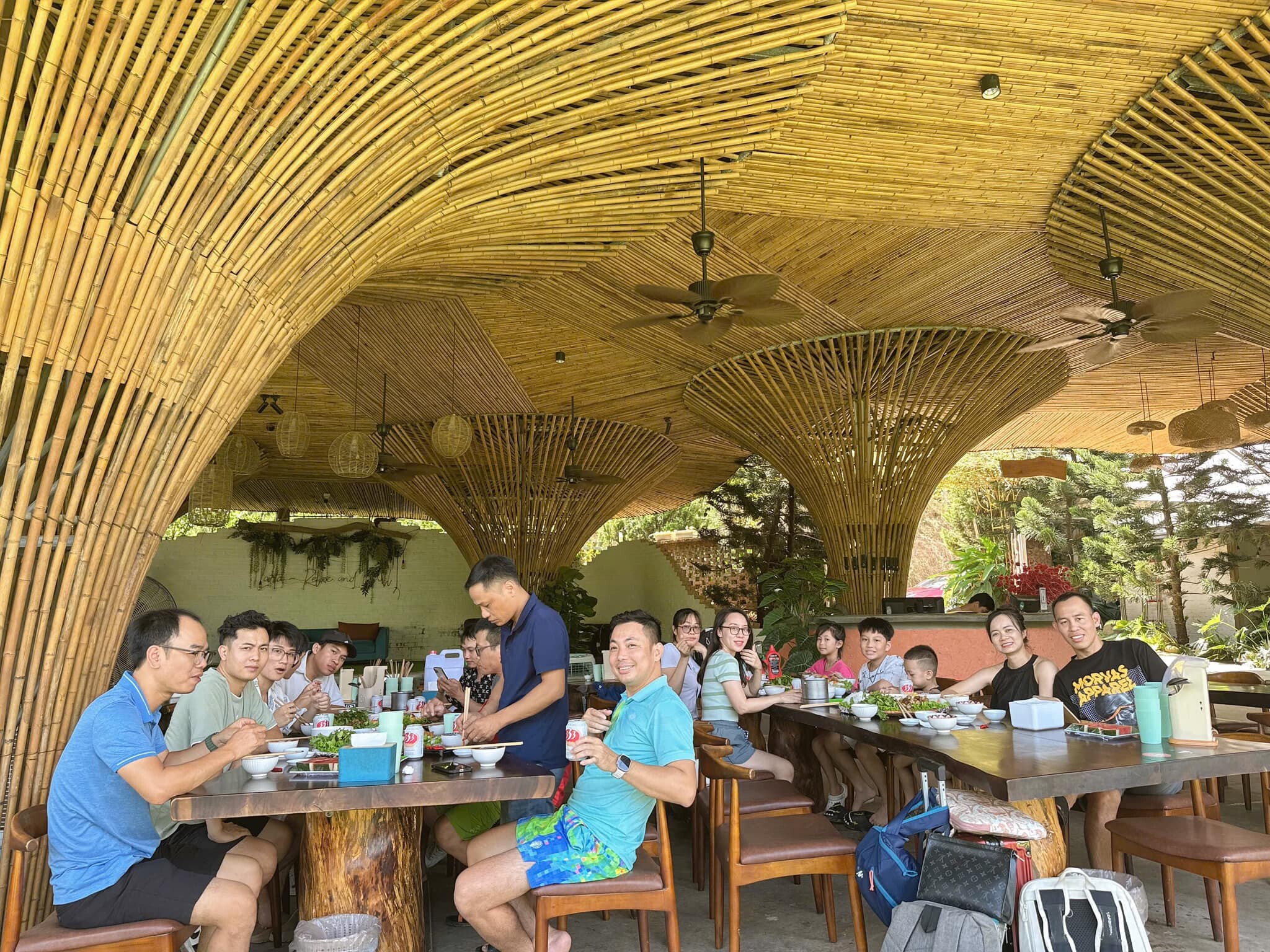 PHÁT TRIỂN CÔNG NGHỆ VÀ TRUYỀN THÔNG HOÀNG TUẤN 11