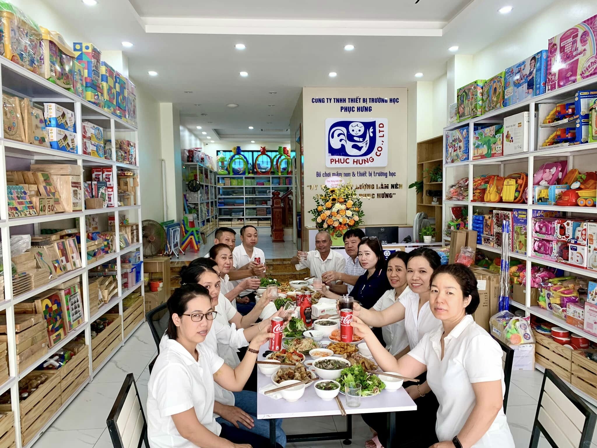 Thiết Bị Trường Học Phục Hưng 8