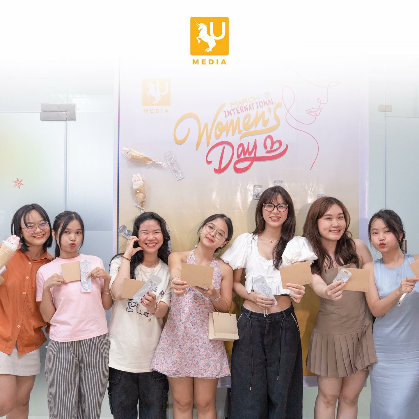 Công Nghệ Truyền Thông Dgroup 8