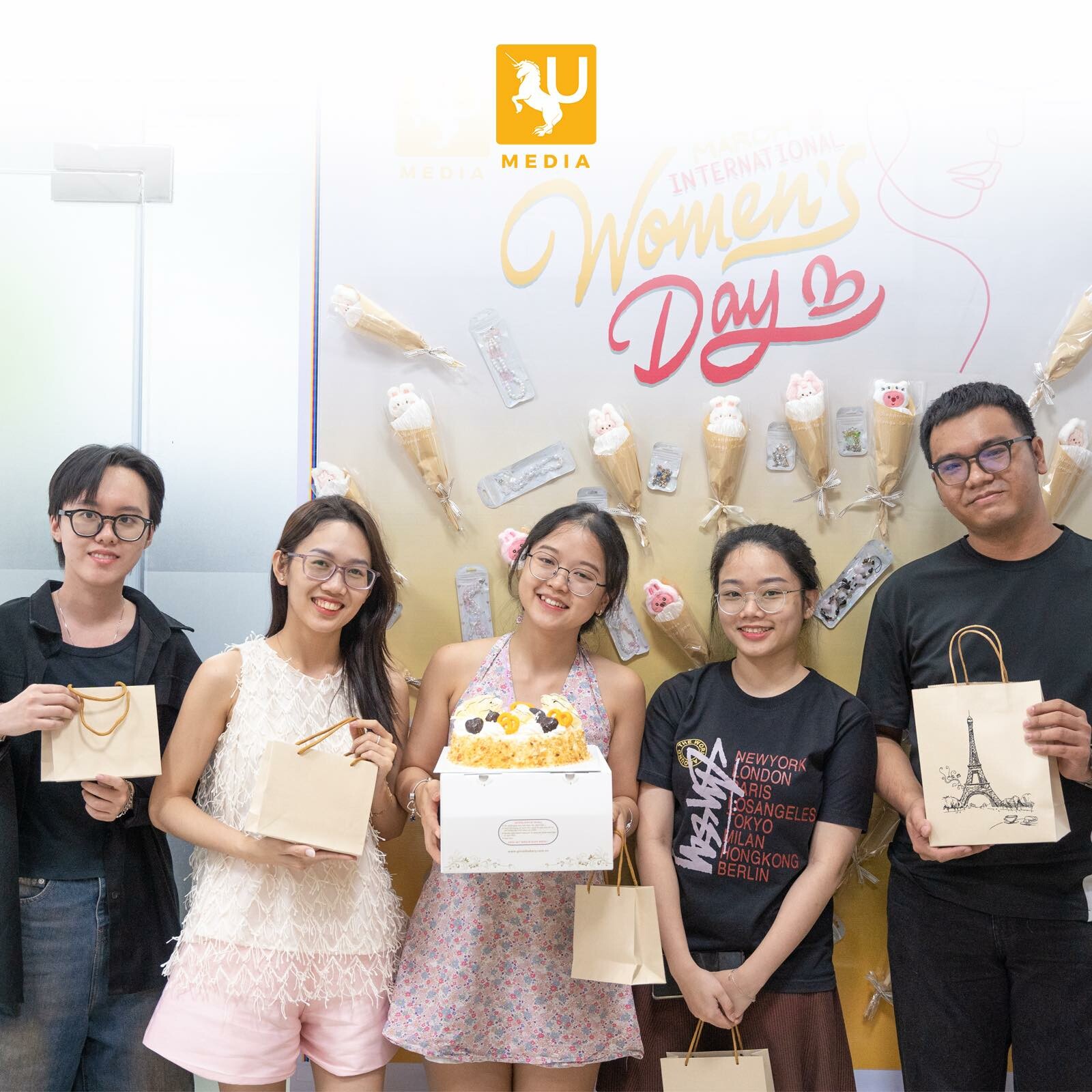 Công Nghệ Truyền Thông Dgroup 12