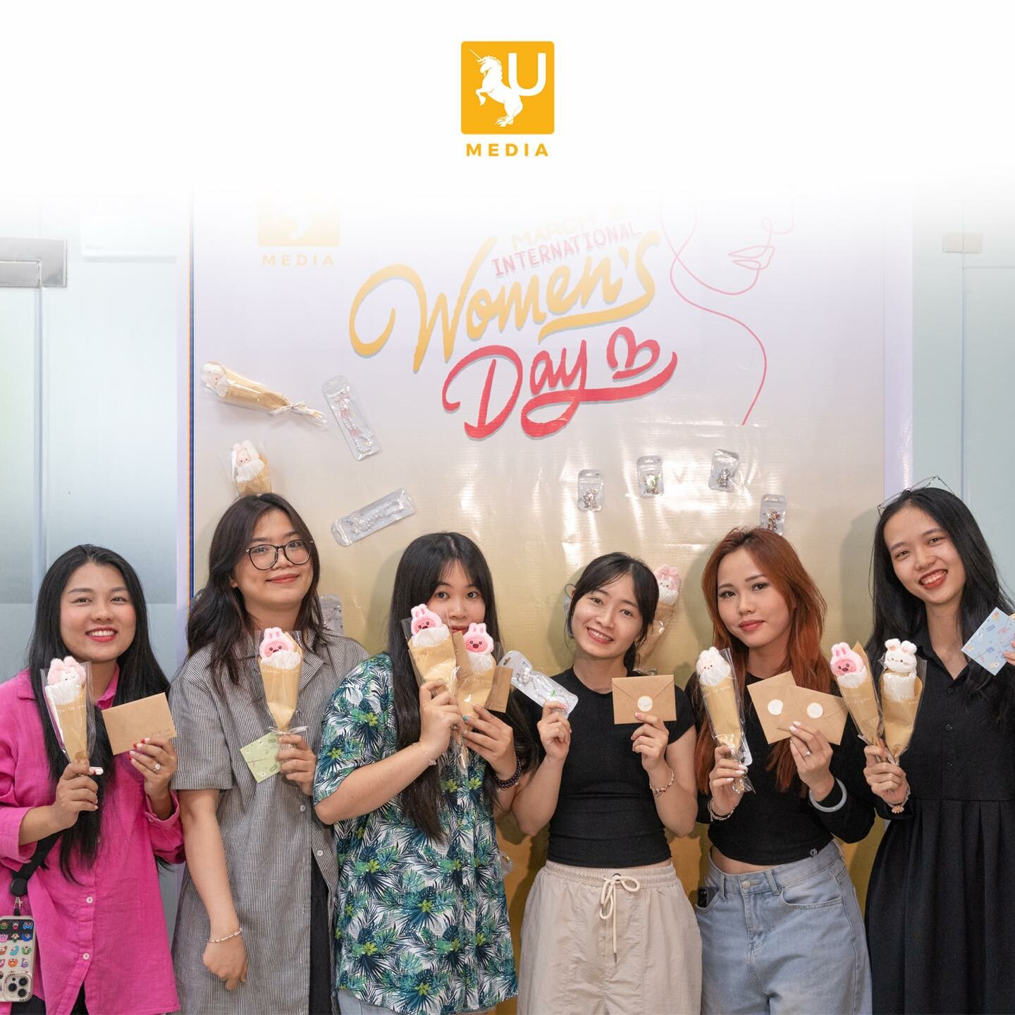 Công Nghệ Truyền Thông Dgroup 9