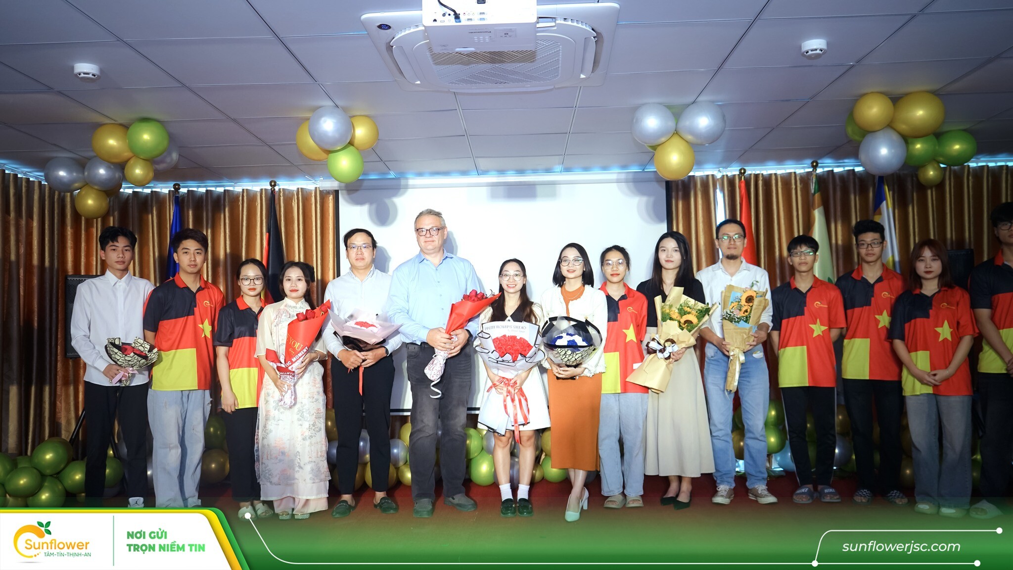 Tập đoàn Sunflower 4