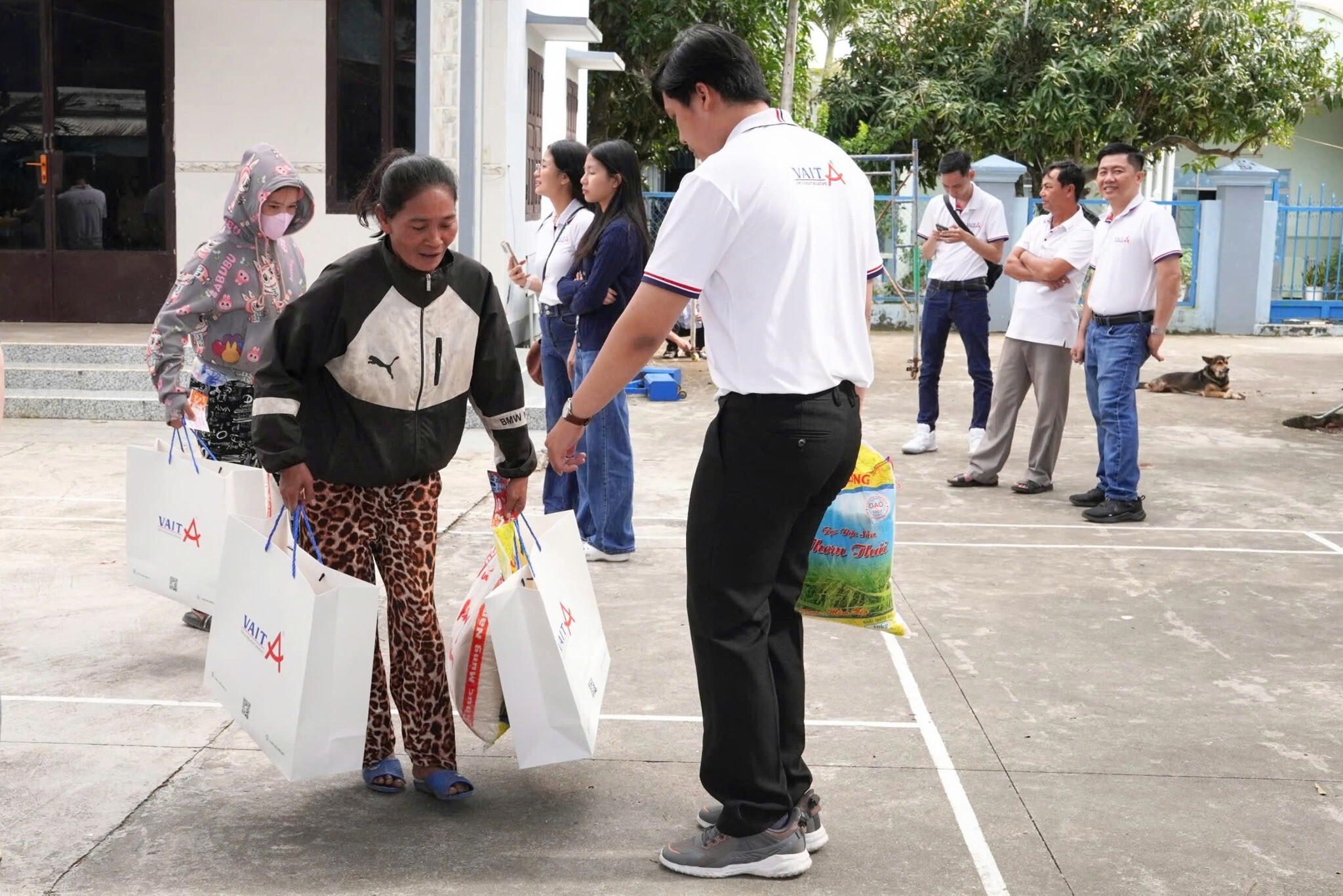 THƯƠNG MẠI - KỸ THUẬT CÔNG NGHIỆP VIỆT Á 9