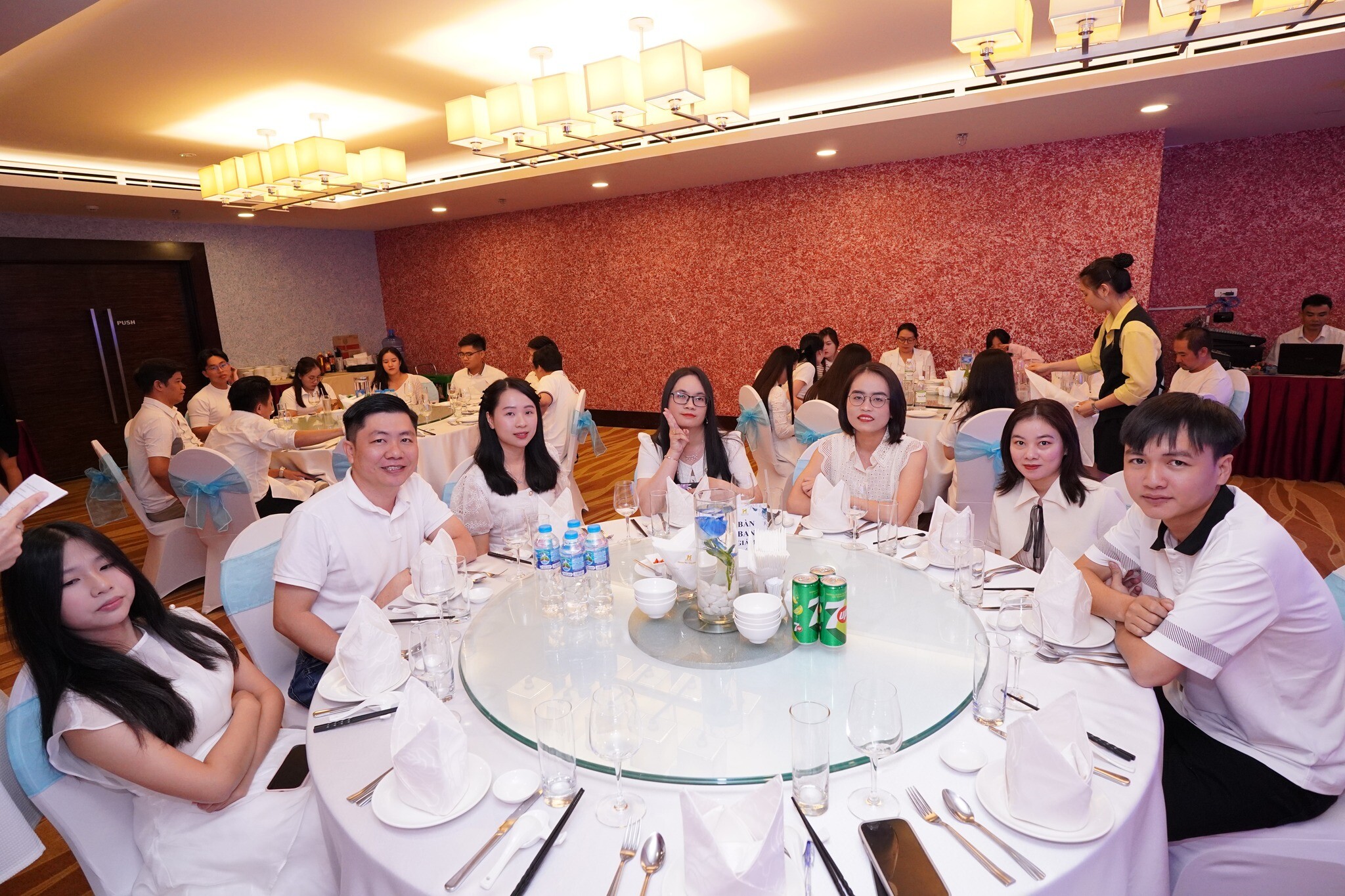 THƯƠNG MẠI - KỸ THUẬT CÔNG NGHIỆP VIỆT Á 11