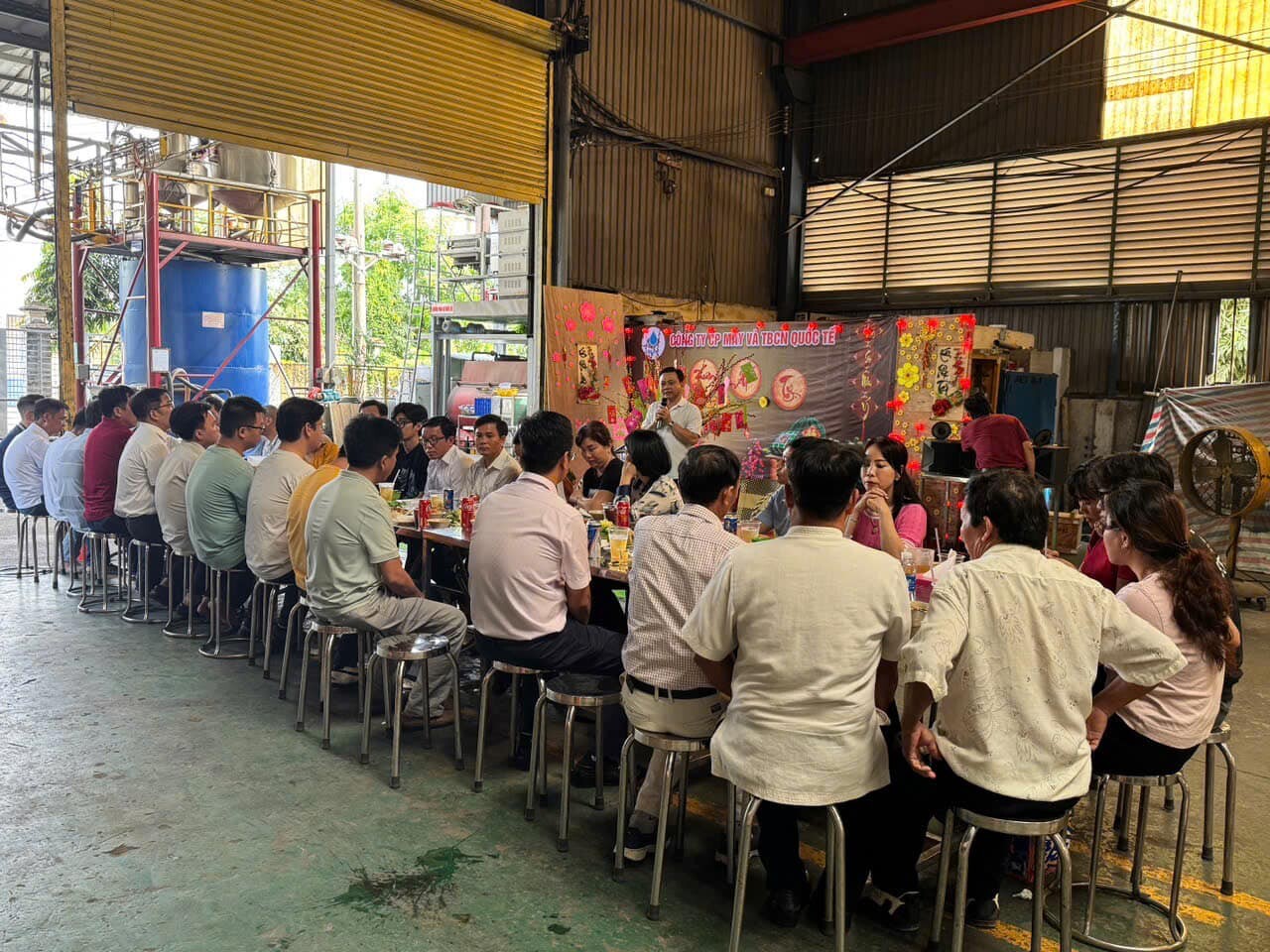 MÁY VÀ THIẾT BỊ CÔNG NGHỆ QUỐC TẾ 8