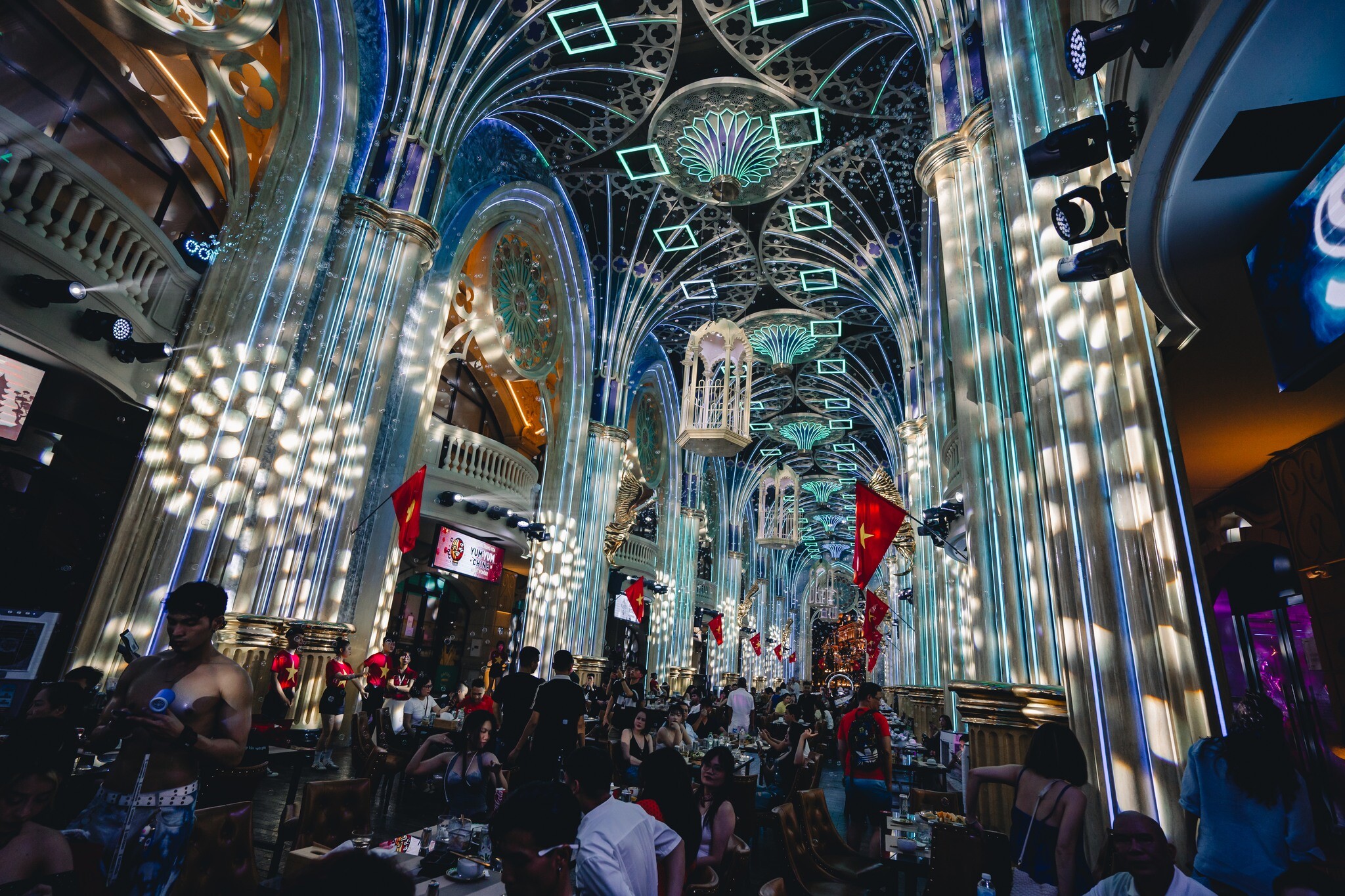 TẬP ĐOÀN NIGHT WONDER 6