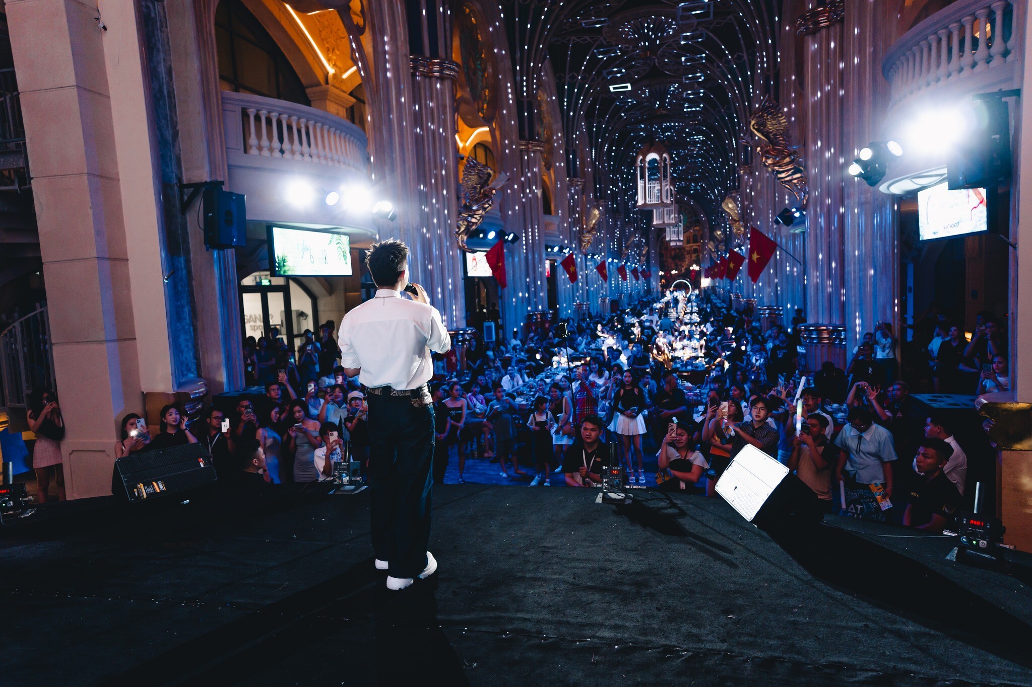 TẬP ĐOÀN NIGHT WONDER 3