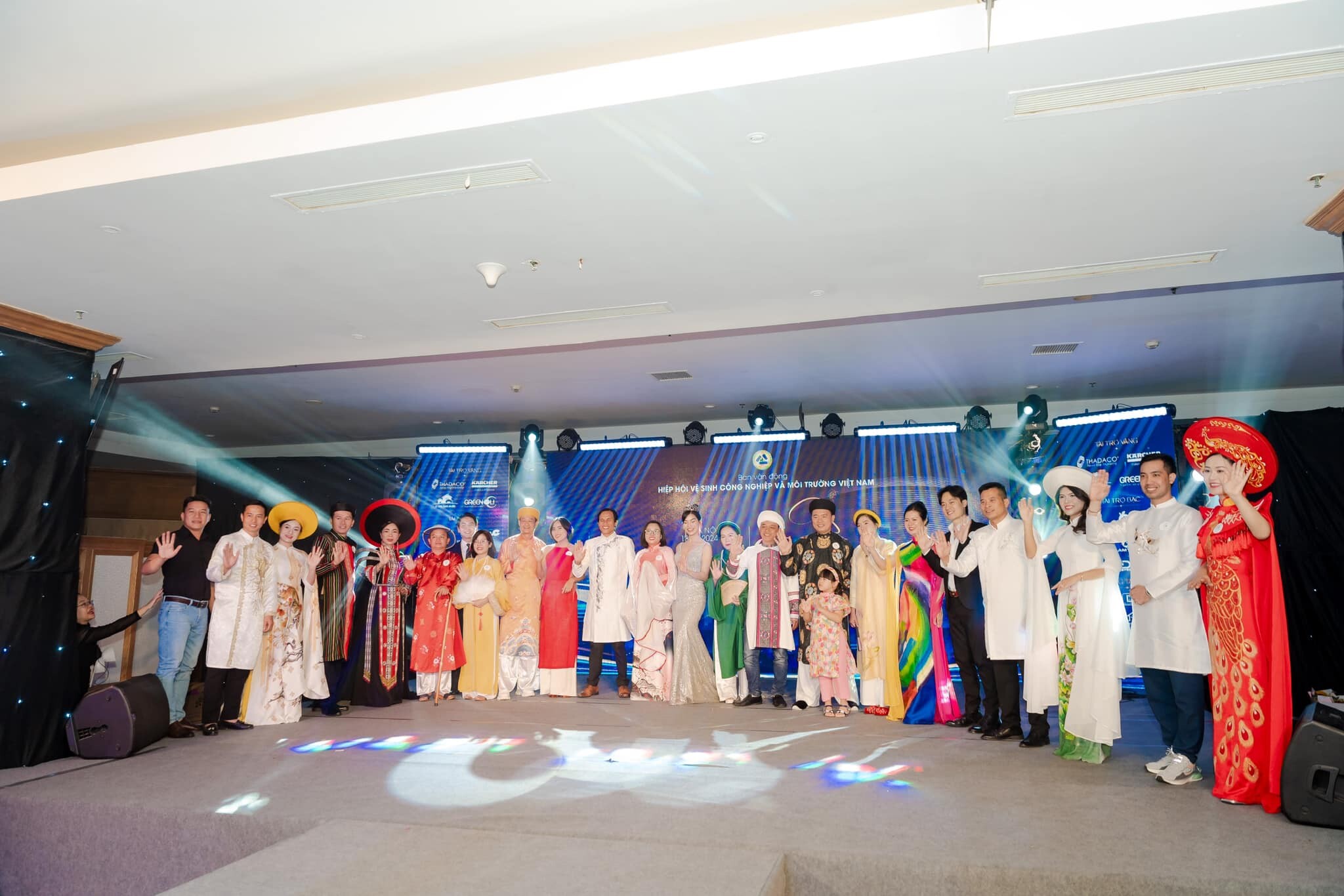 Công Ty TNHH Sao Tây Hồ (Sao Tây Hồ) 7