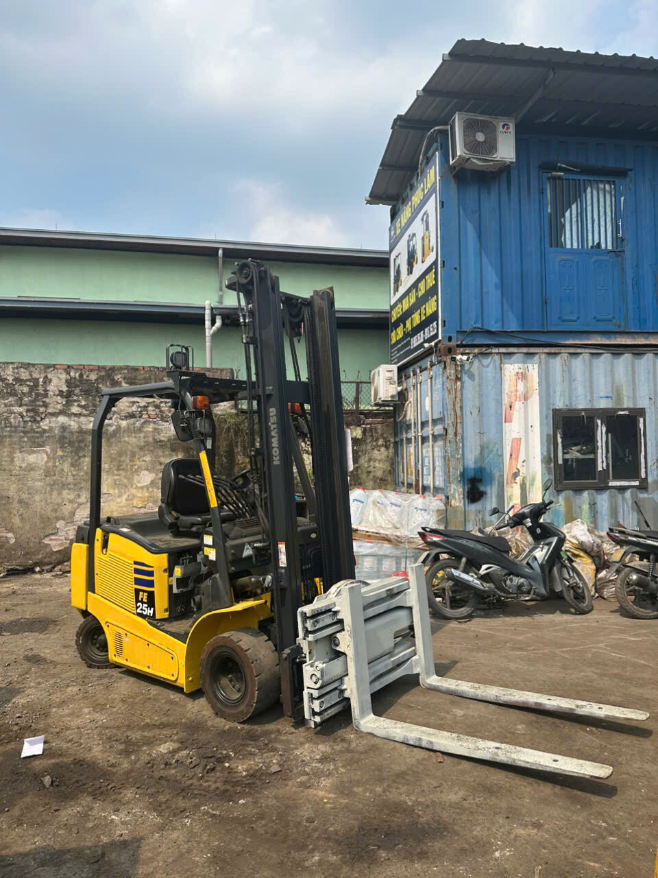 XE NÂNG PHÚC LÂM 12