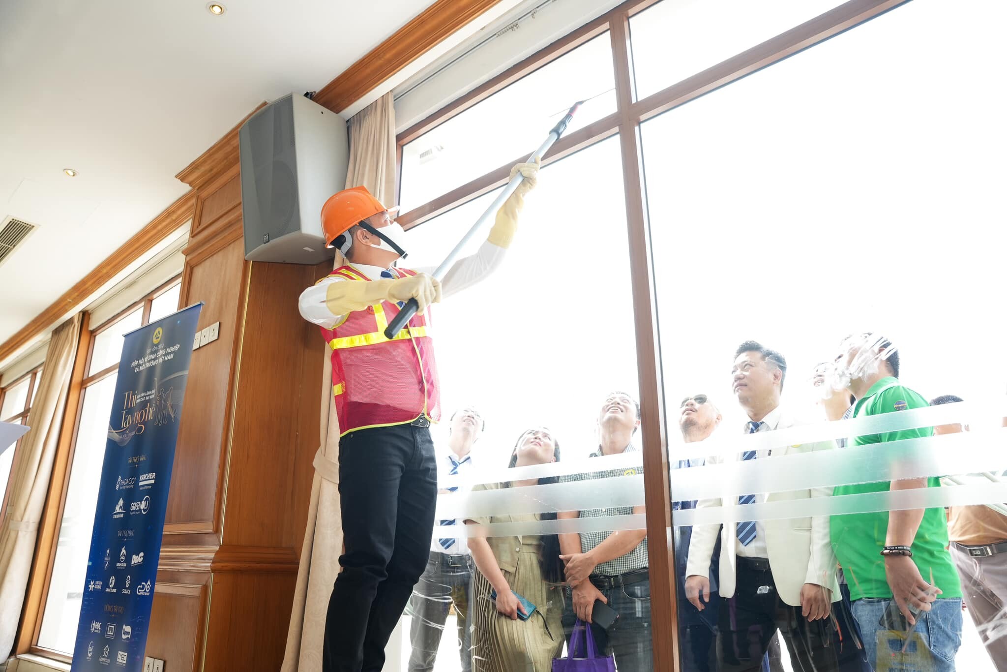 Công Ty TNHH Sao Tây Hồ (Sao Tây Hồ) 5