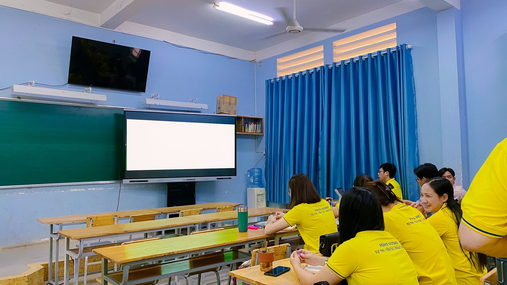 TRƯỜNG THCS VÀ THPT HÙNG VƯƠNG 10